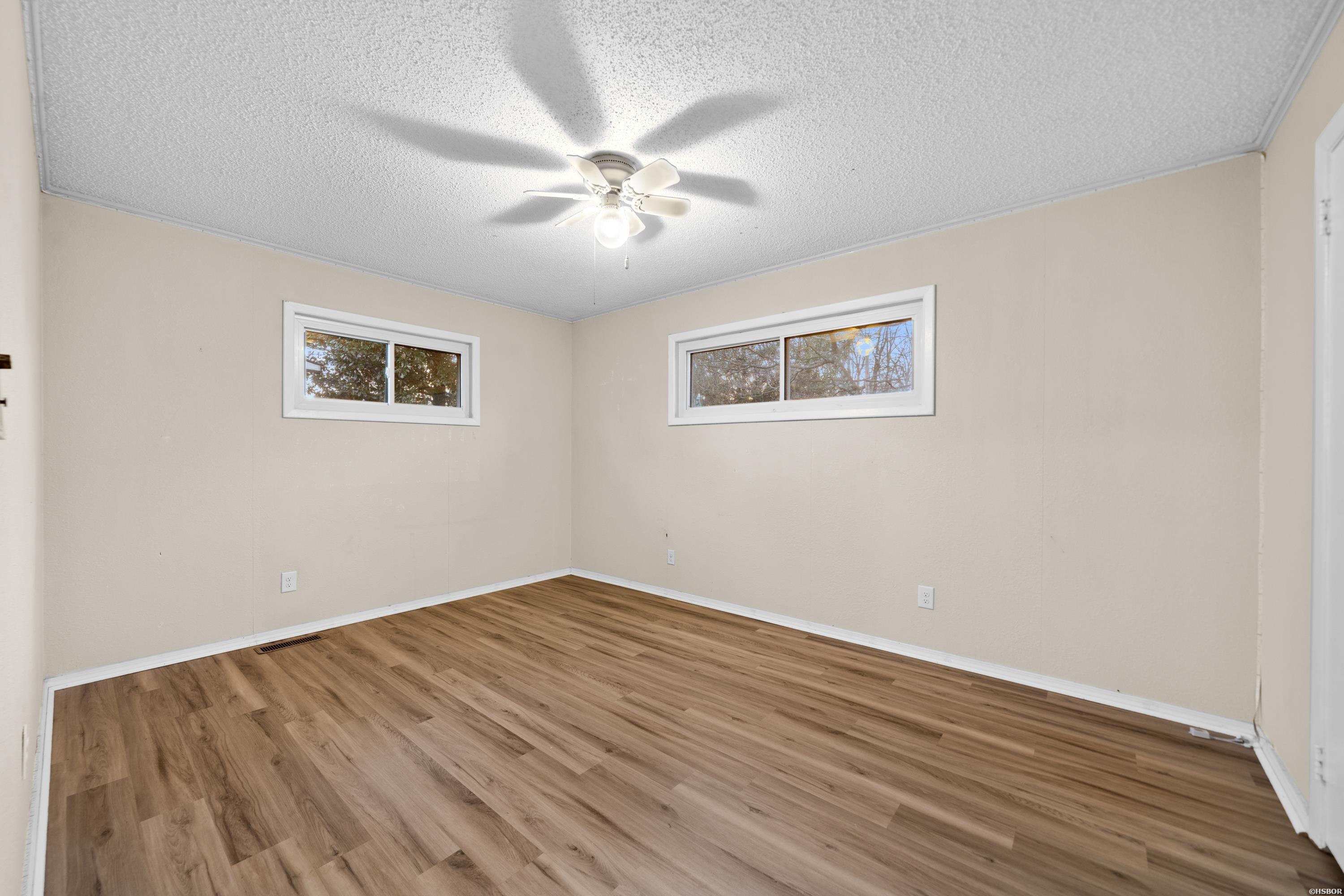 105 Thistledown Trail Property Photo 25
