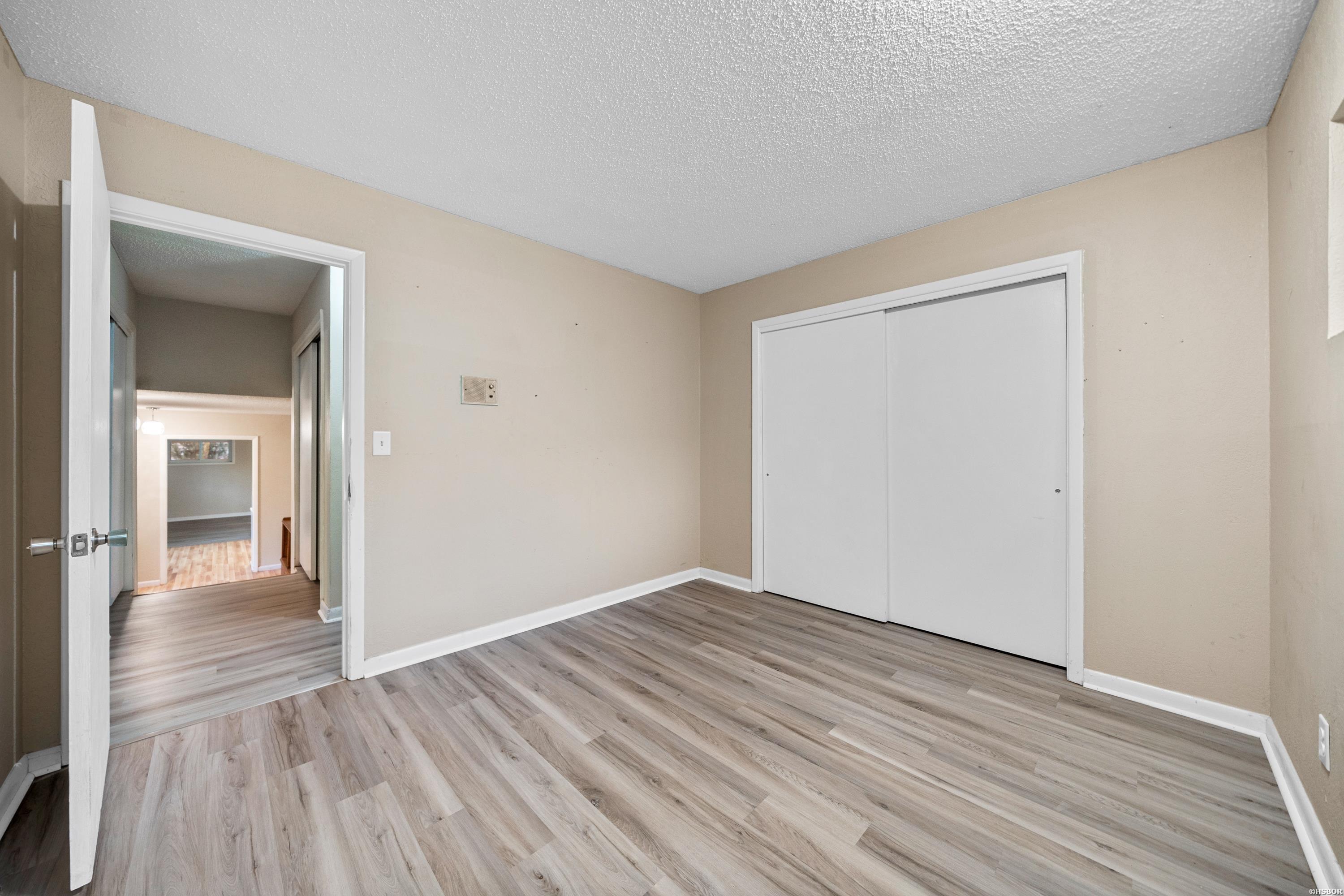 105 Thistledown Trail Property Photo 28