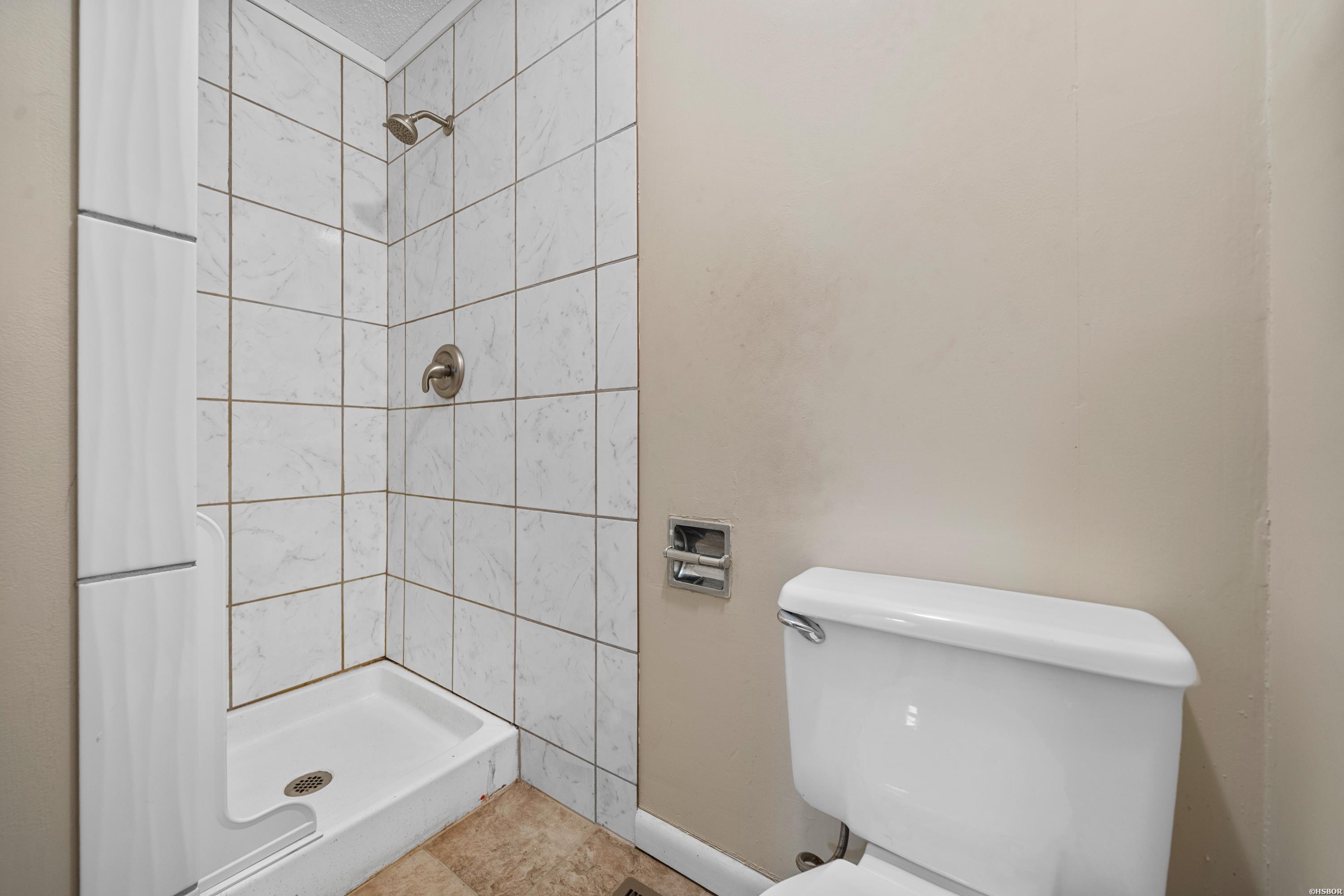 105 Thistledown Trail Property Photo 35