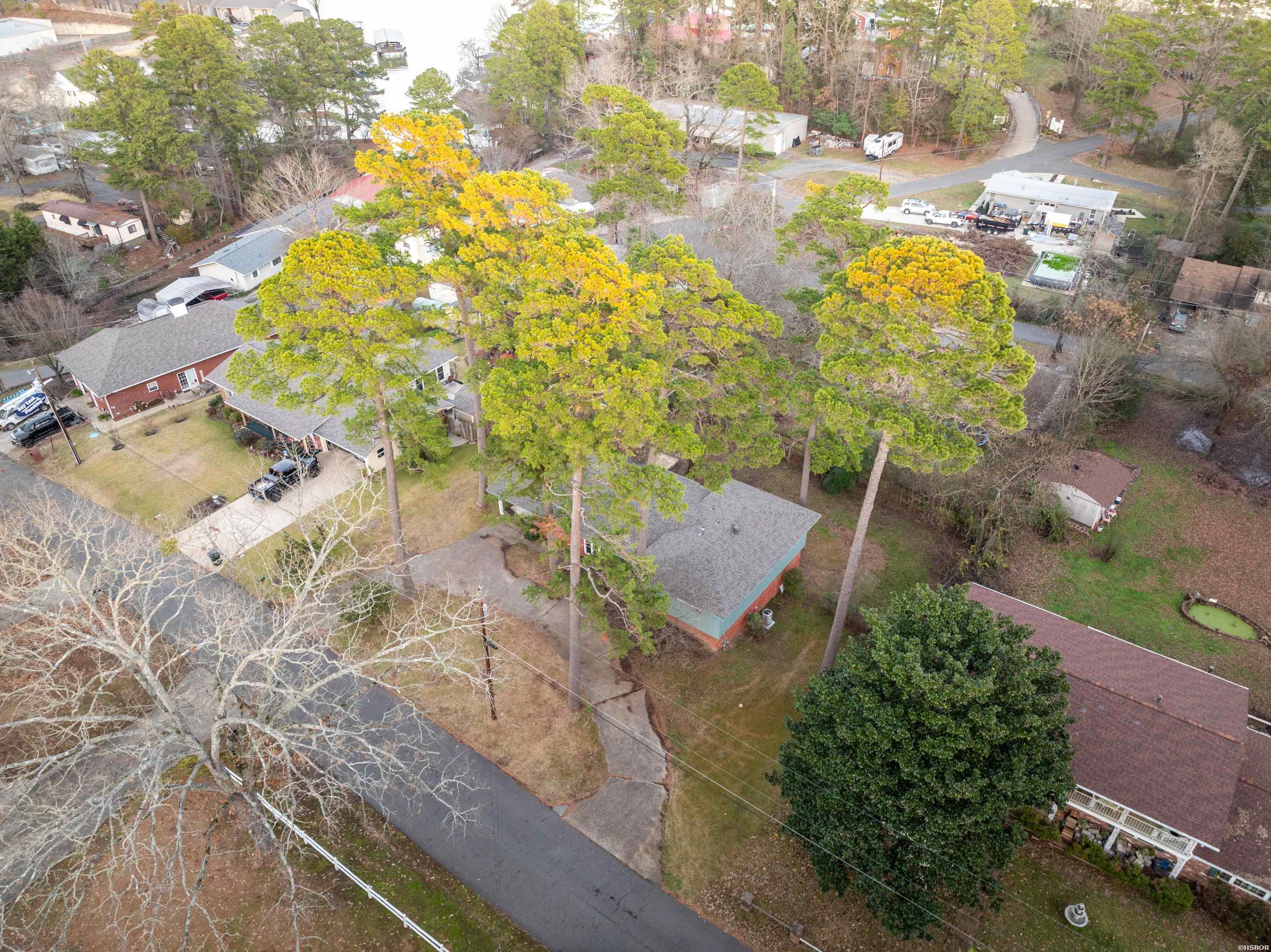 105 Thistledown Trail Property Photo 40