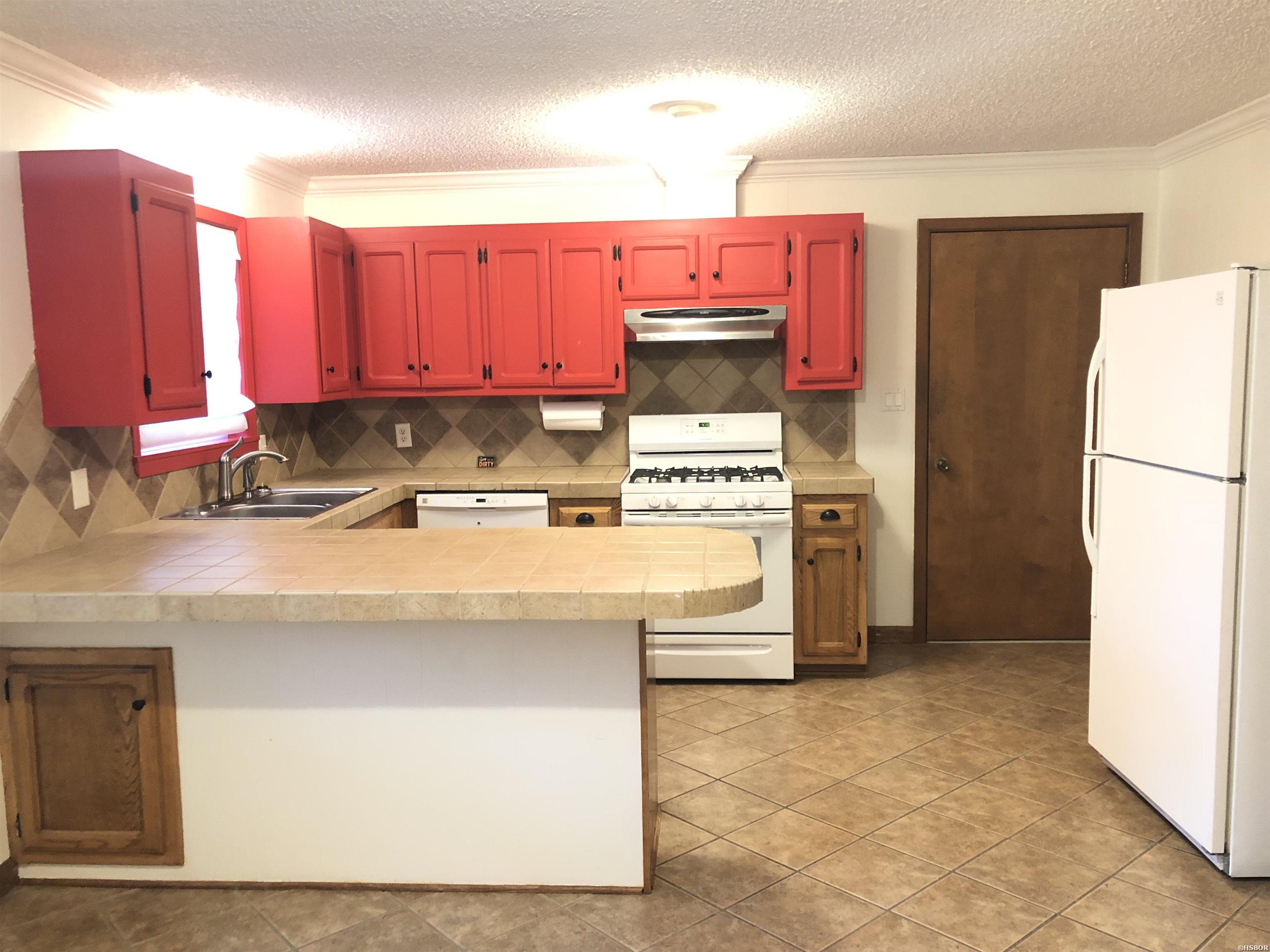 318 Central Road Property Photo 15