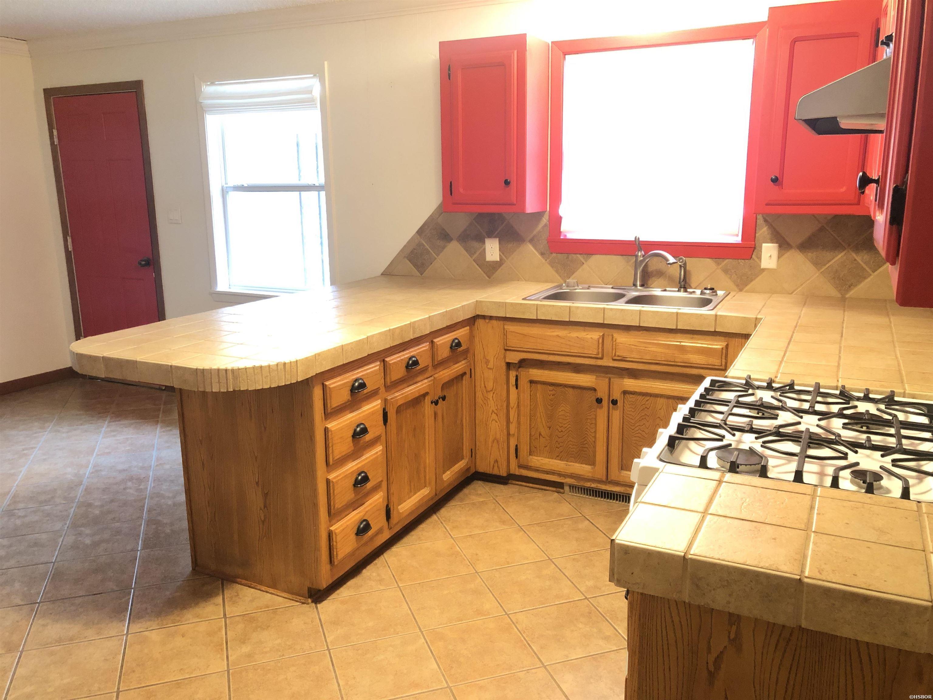 318 Central Road Property Photo 16