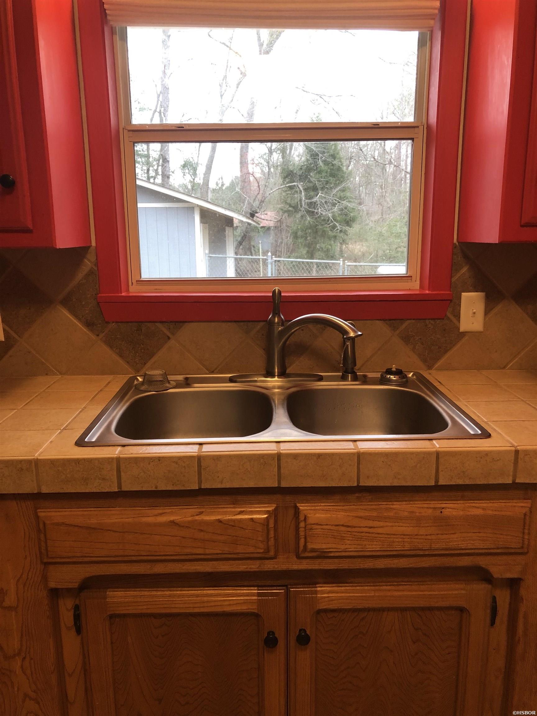 318 Central Road Property Photo 18