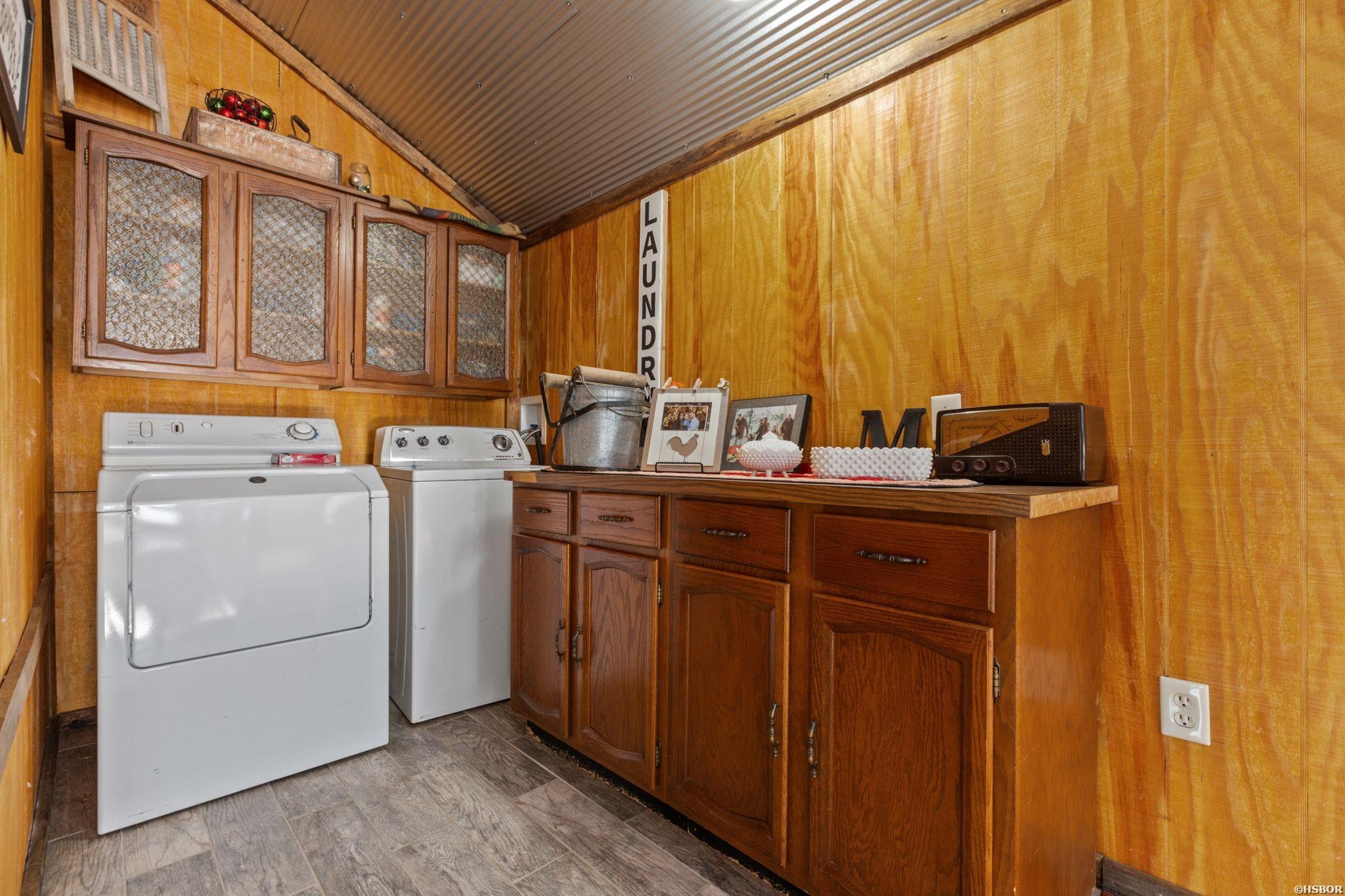 7915 Rolling Manor Drive Property Photo 14