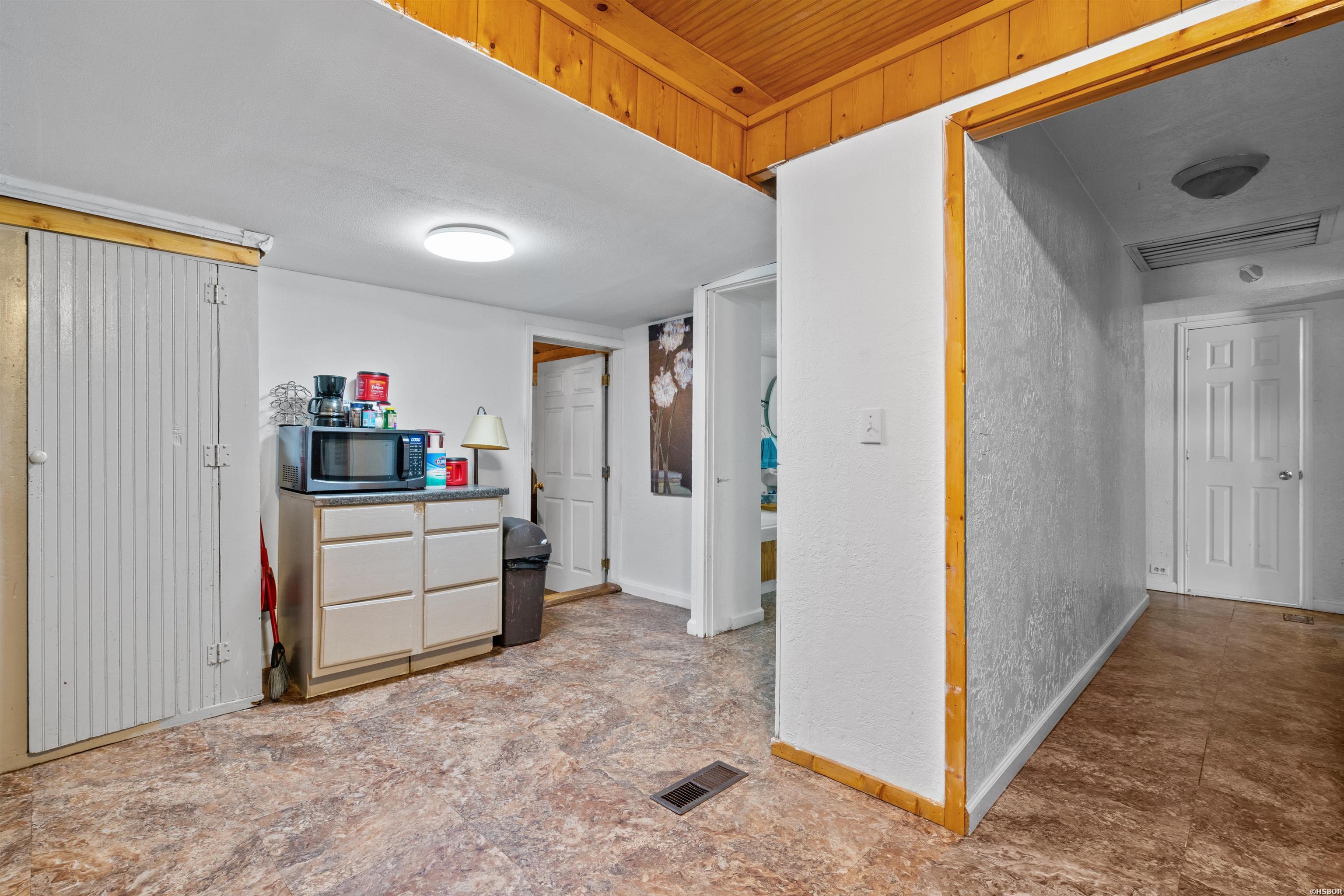 598 & 600 Timberlake Drive Property Photo 30