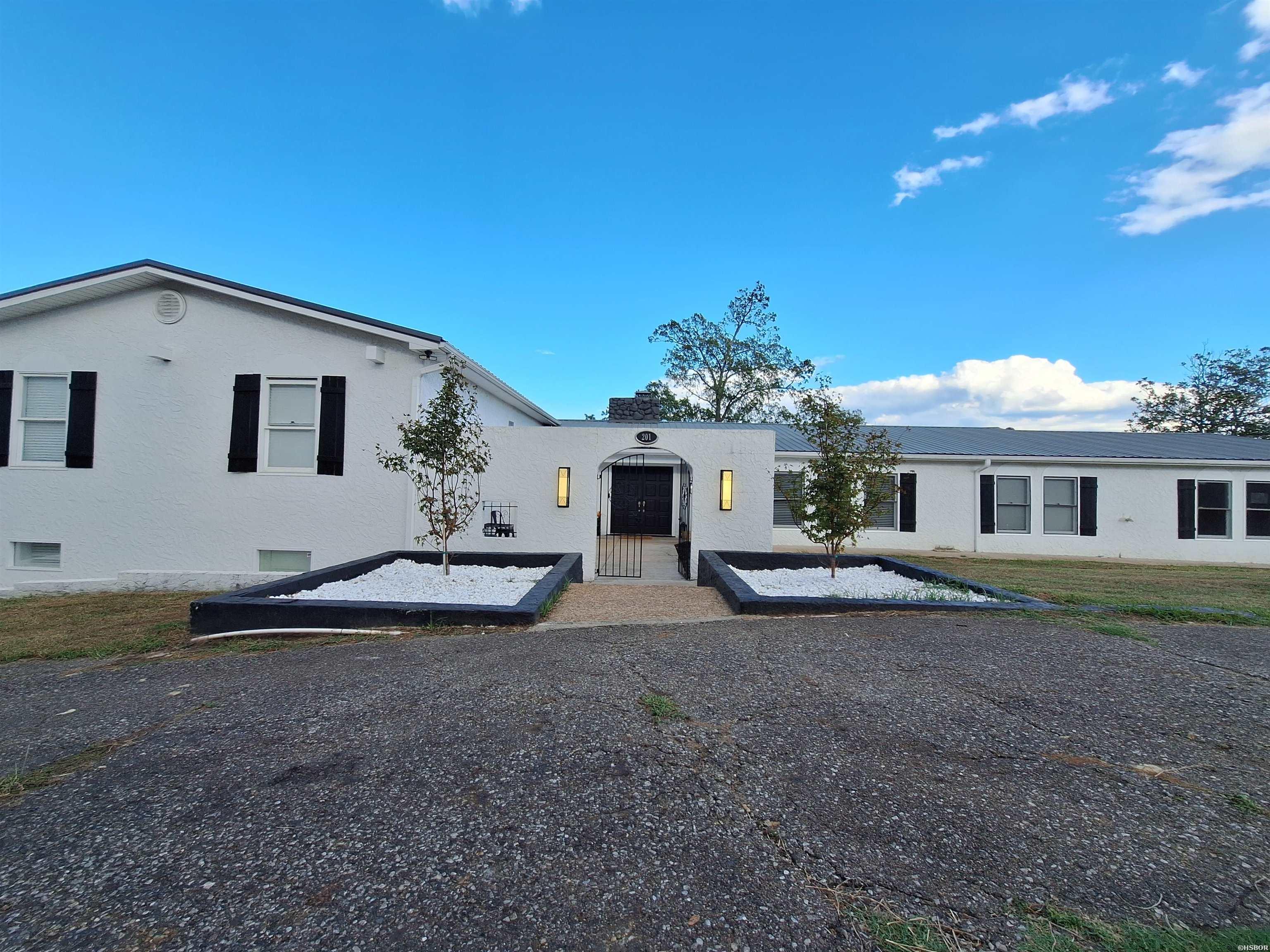 201 Aberina Street Property Photo 7