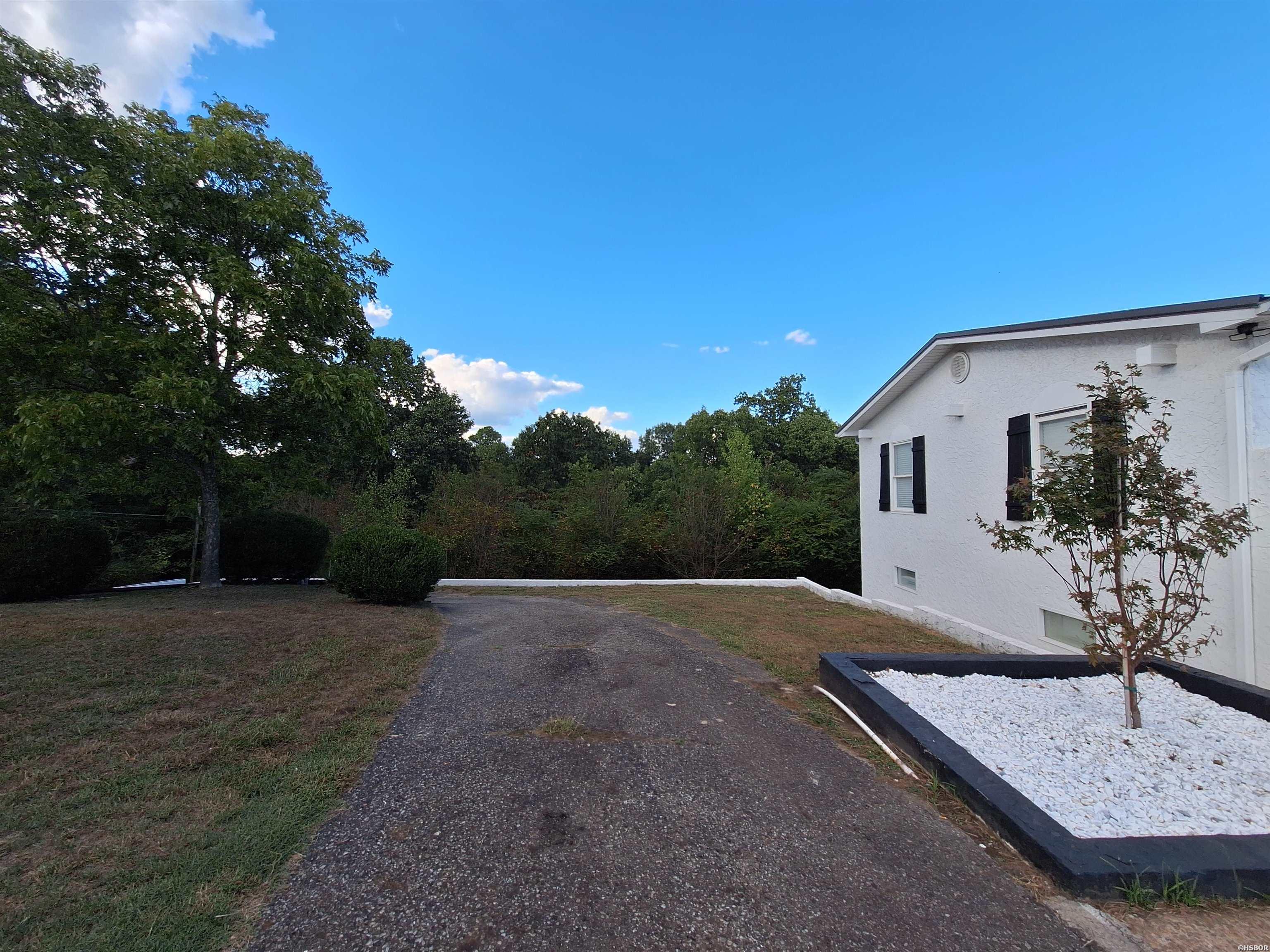 201 Aberina Street Property Photo 11
