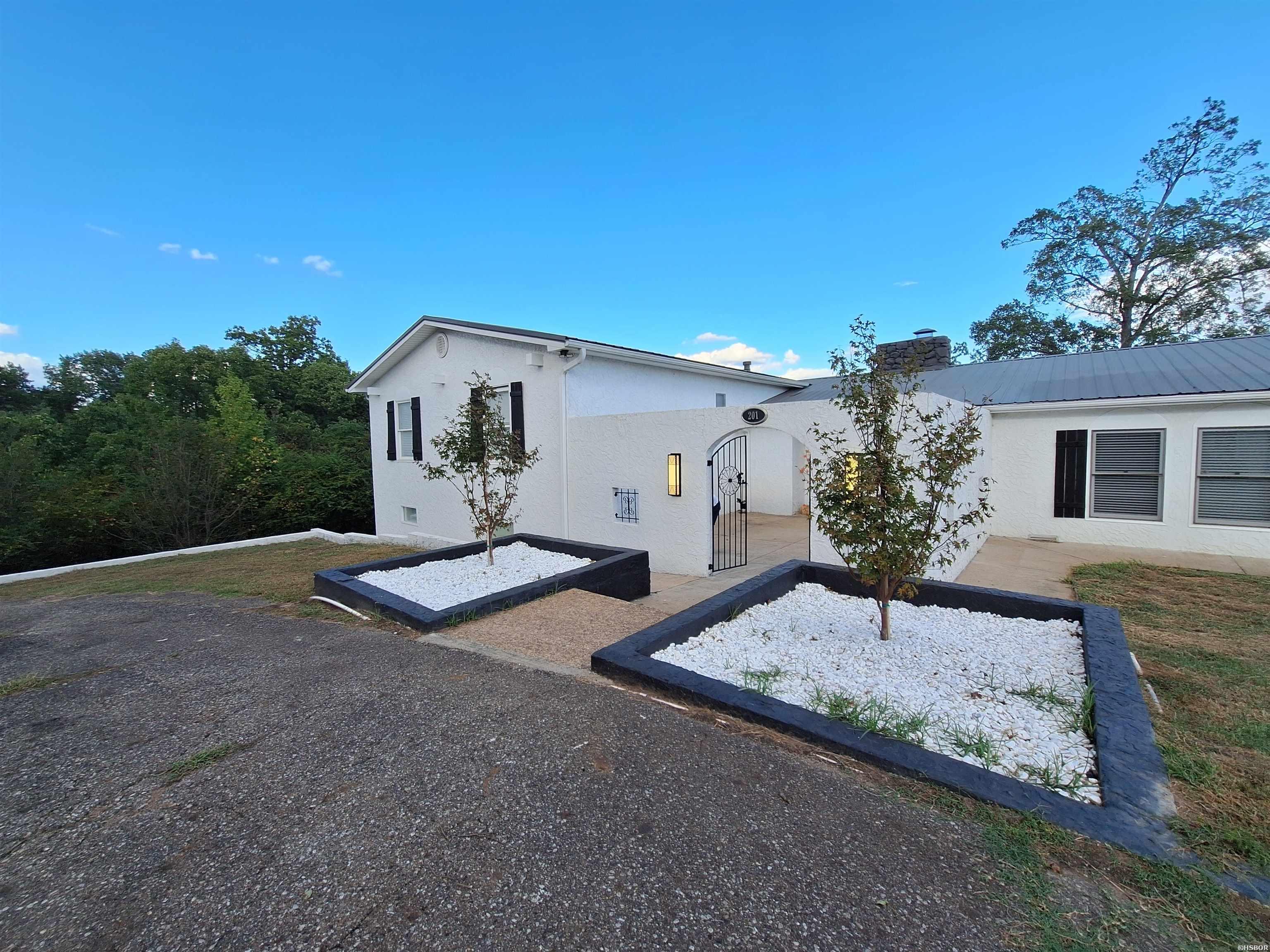 201 Aberina Street Property Photo 13