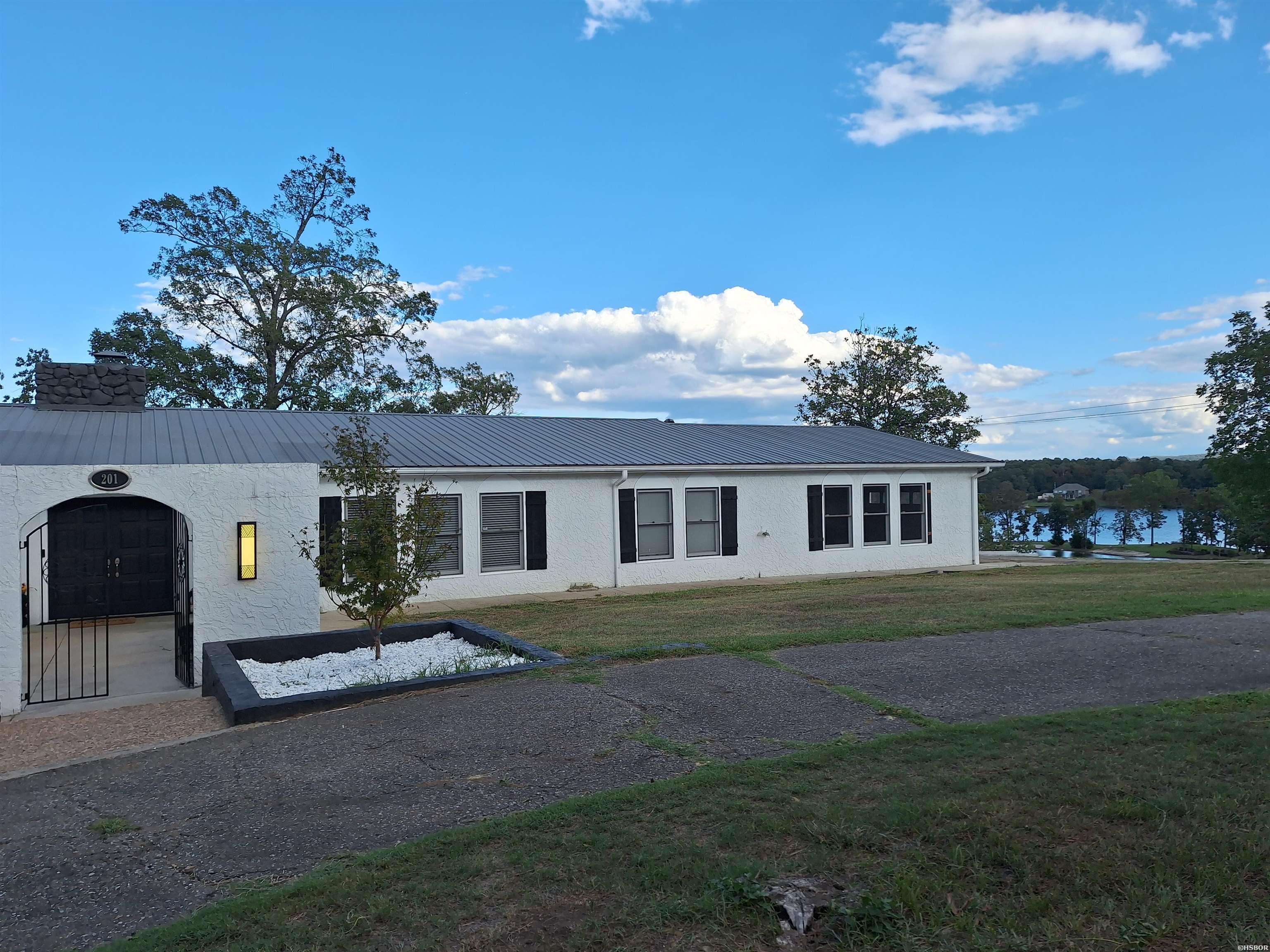 201 Aberina Street Property Photo 14