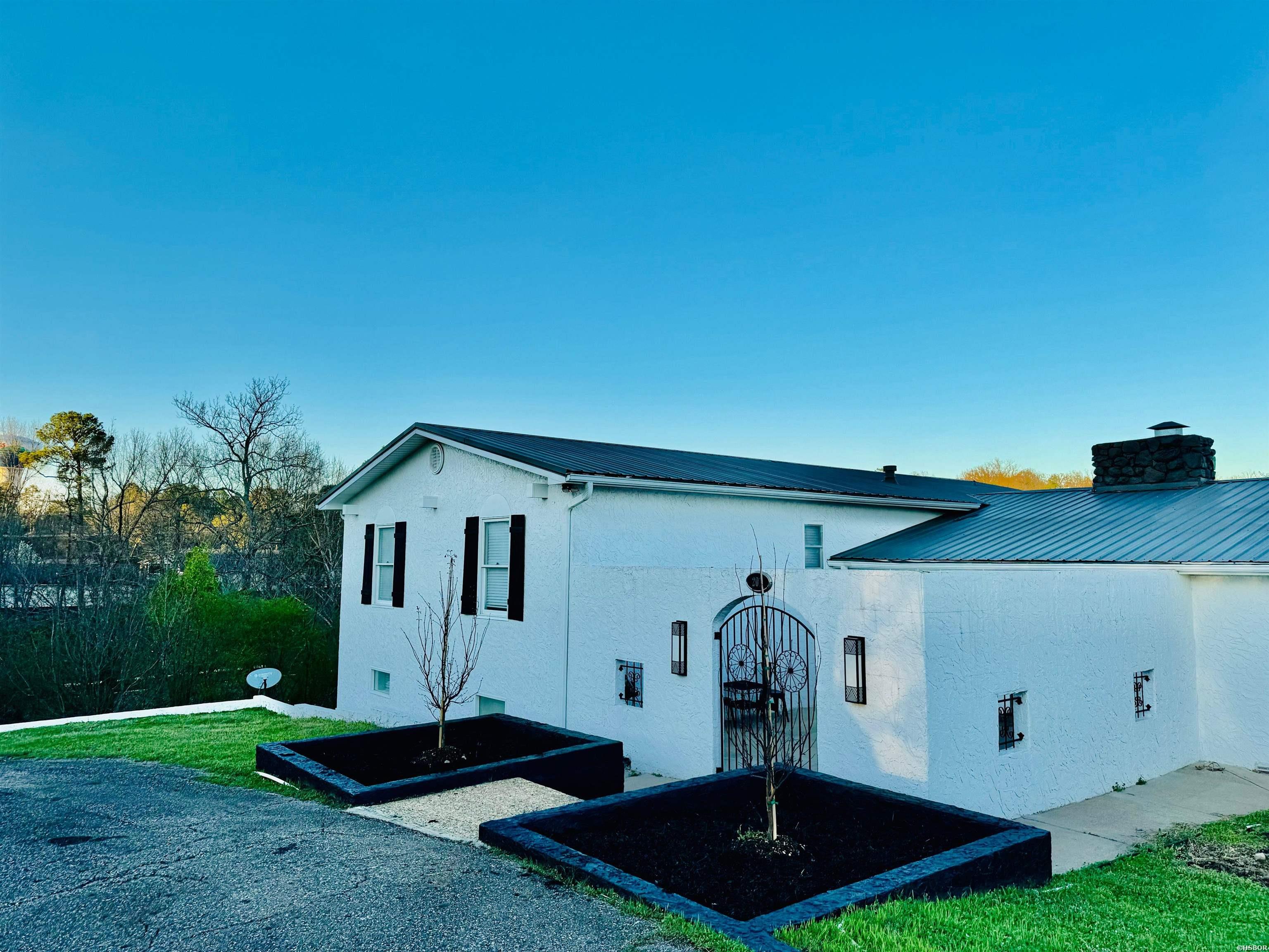 201 Aberina Street Property Photo 17