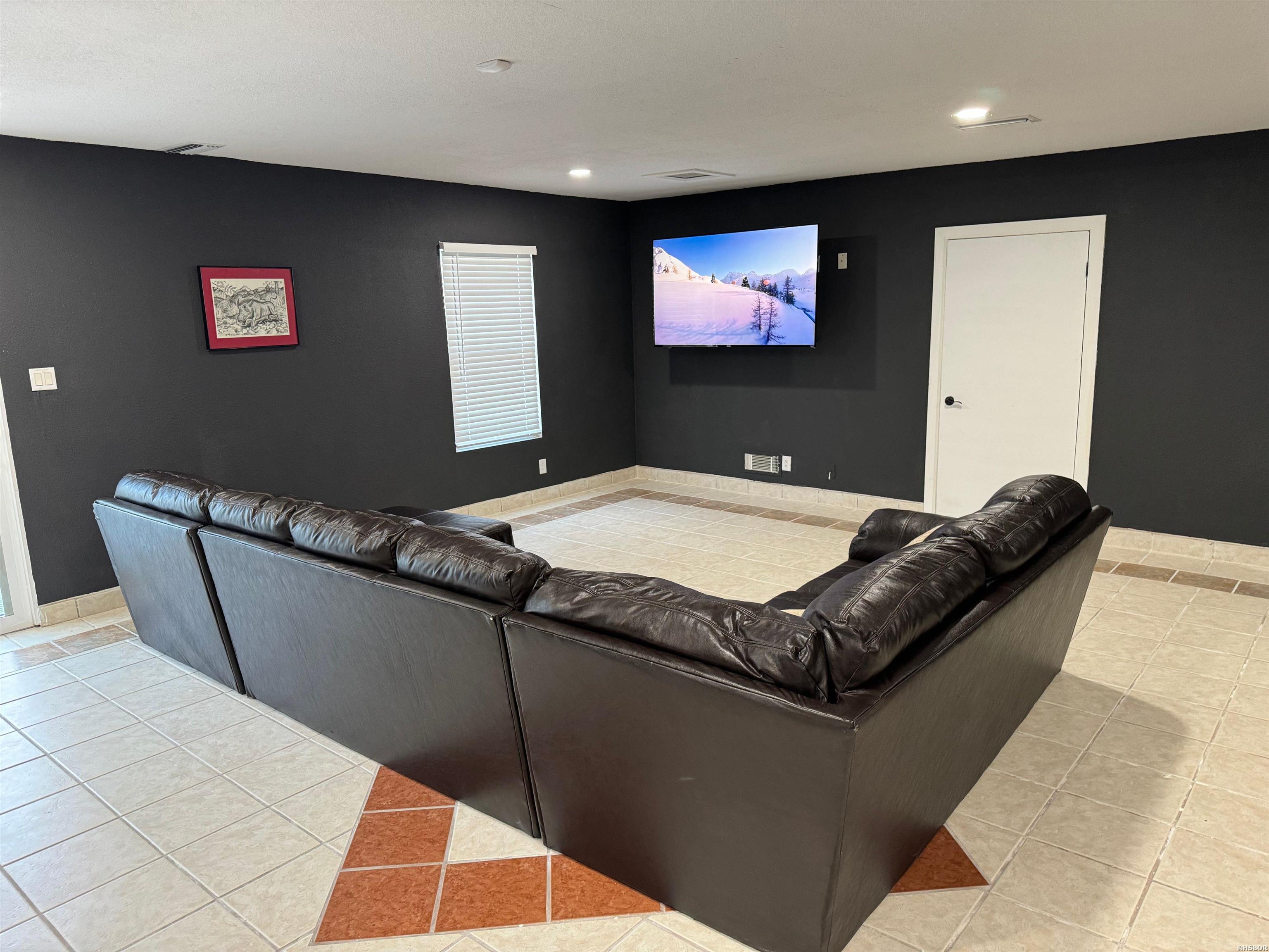 201 Aberina Street Property Photo 28
