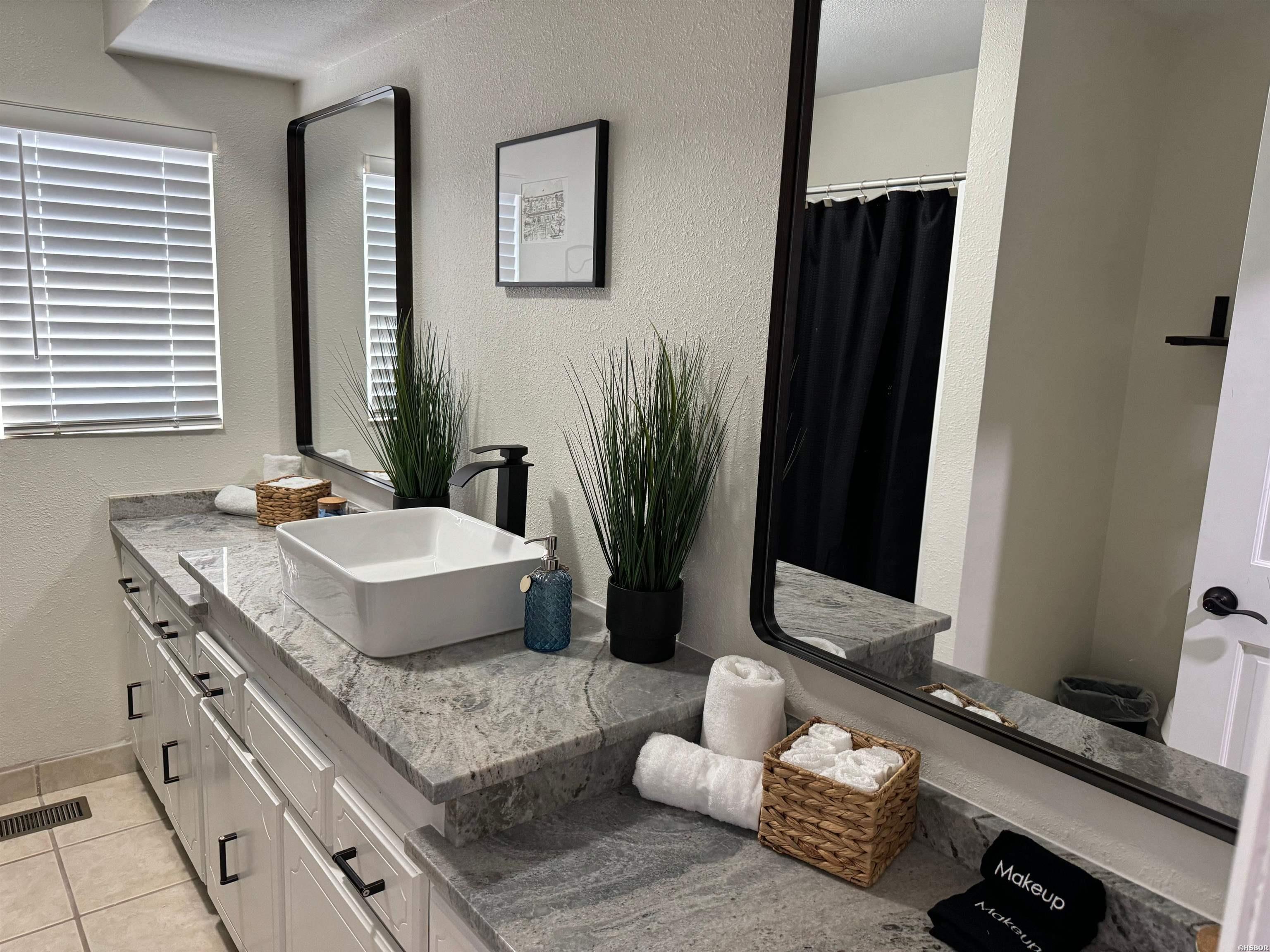 201 Aberina Street Property Photo 38