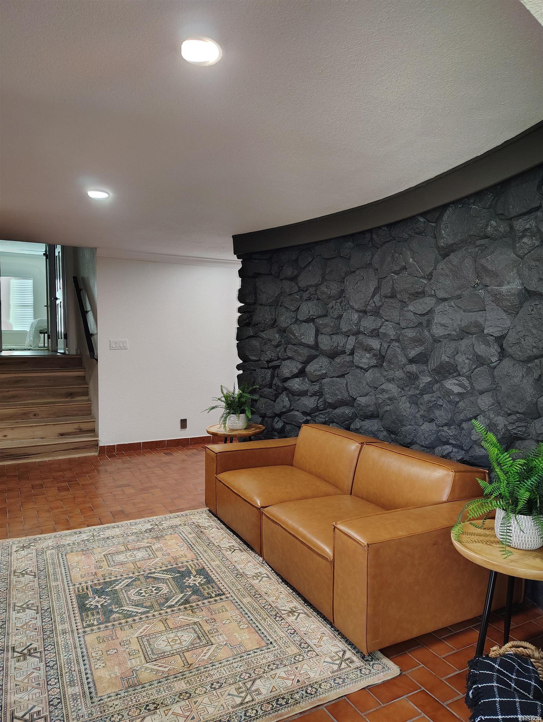 201 Aberina Street Property Photo 41