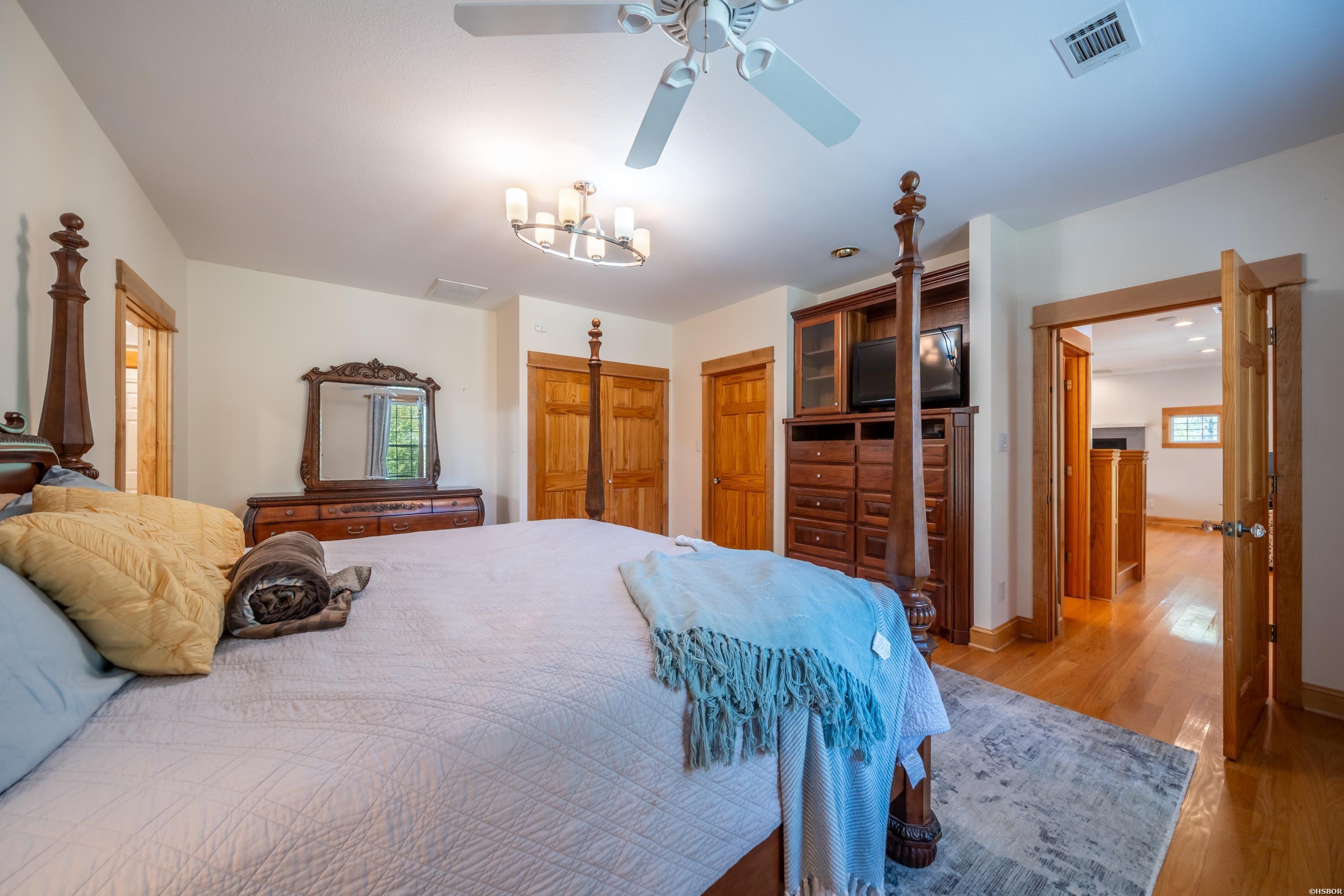 495 Amity Road Property Photo 20