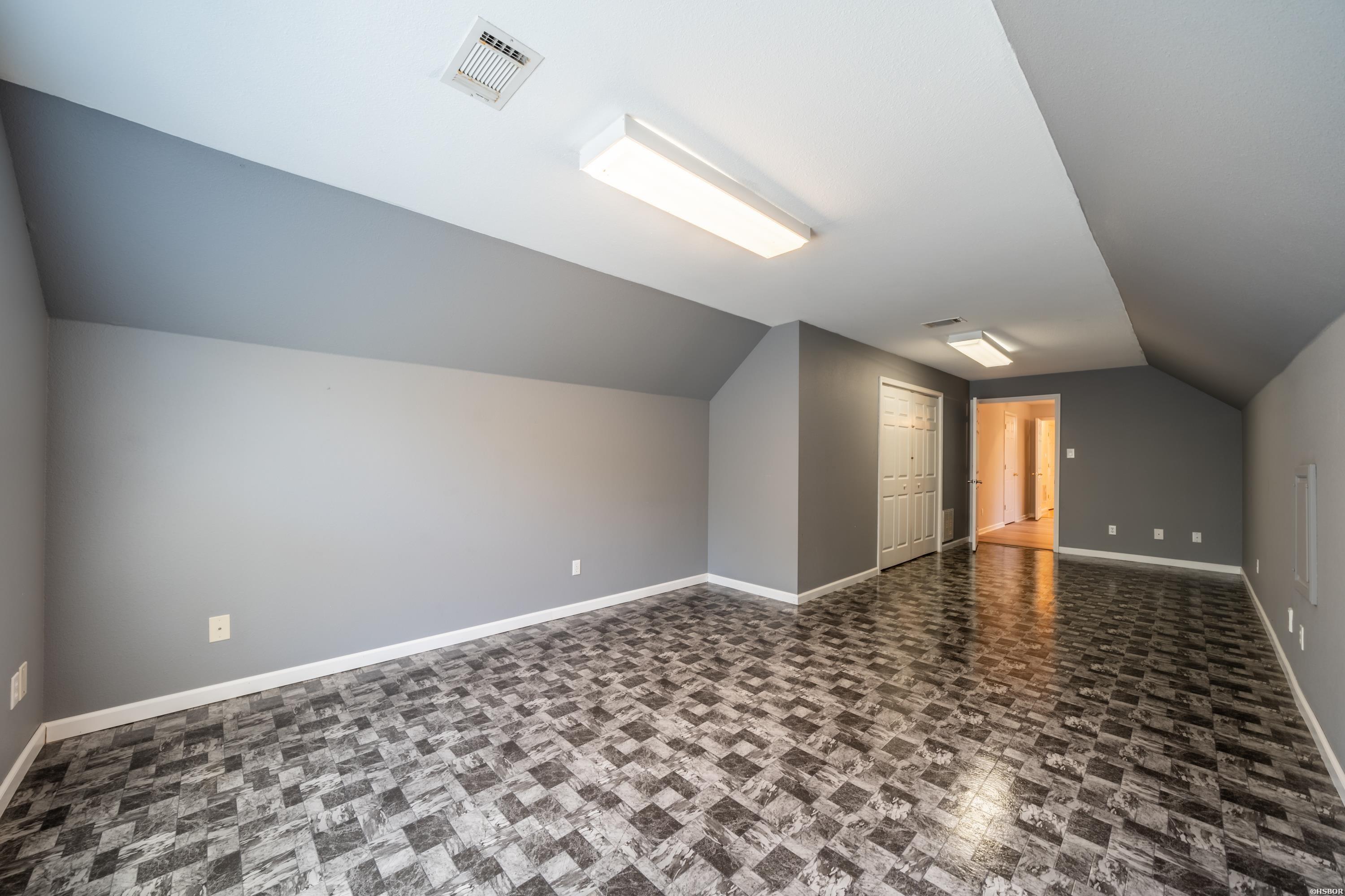 495 Amity Road Property Photo 28