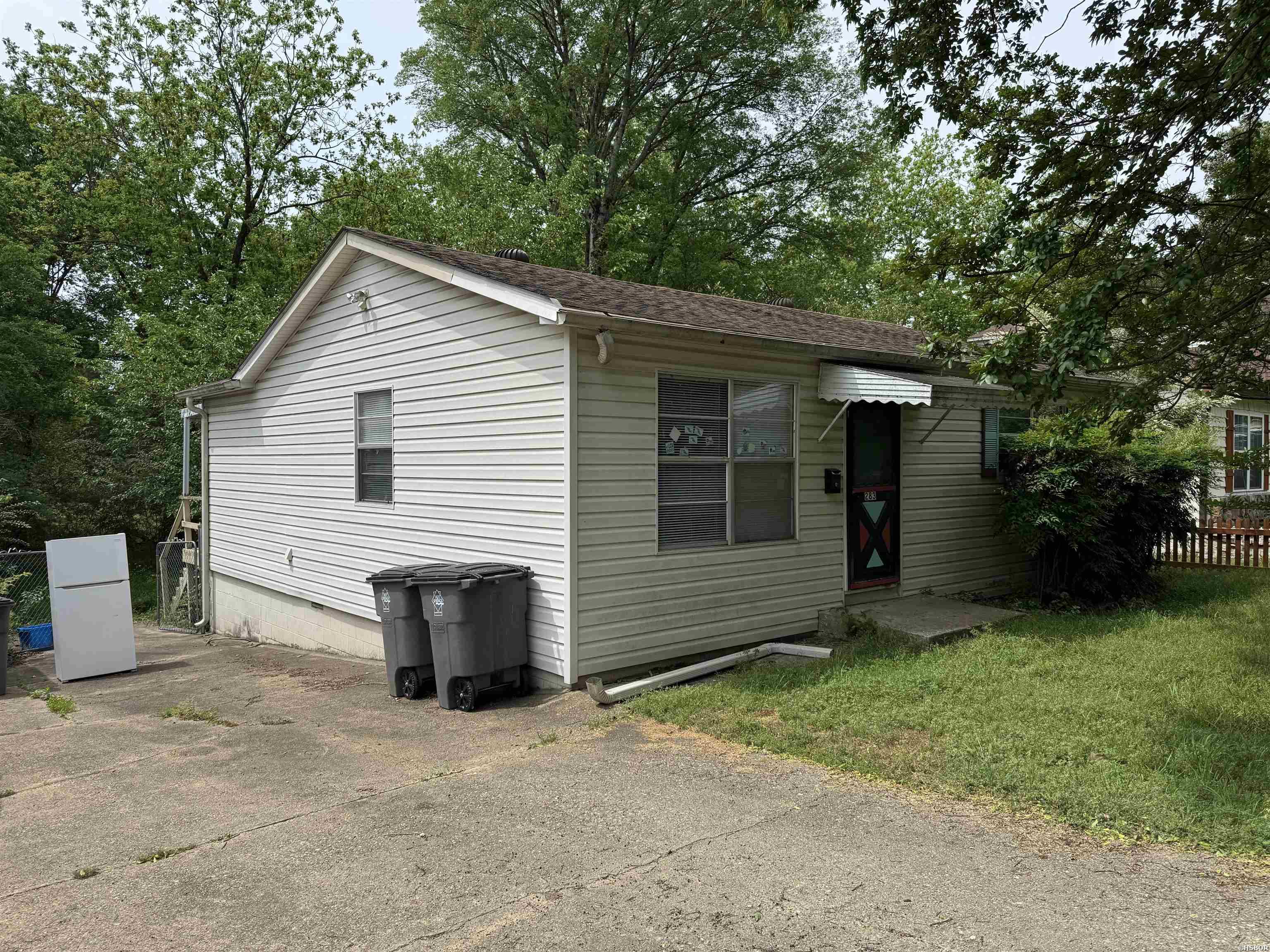 283 Woodlawn Avenue Property Photo 1