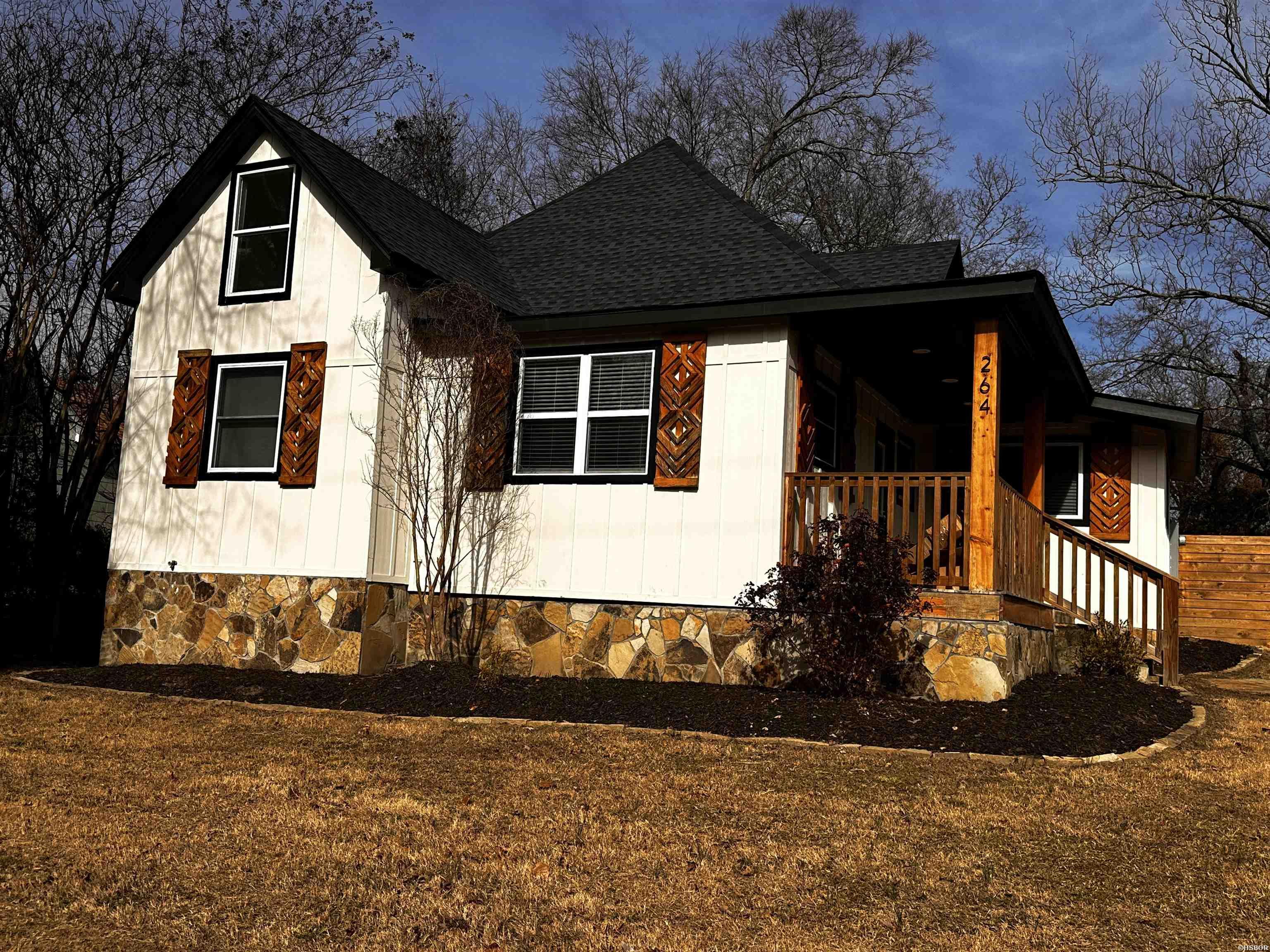 264 Vineyard Street Property Photo 29
