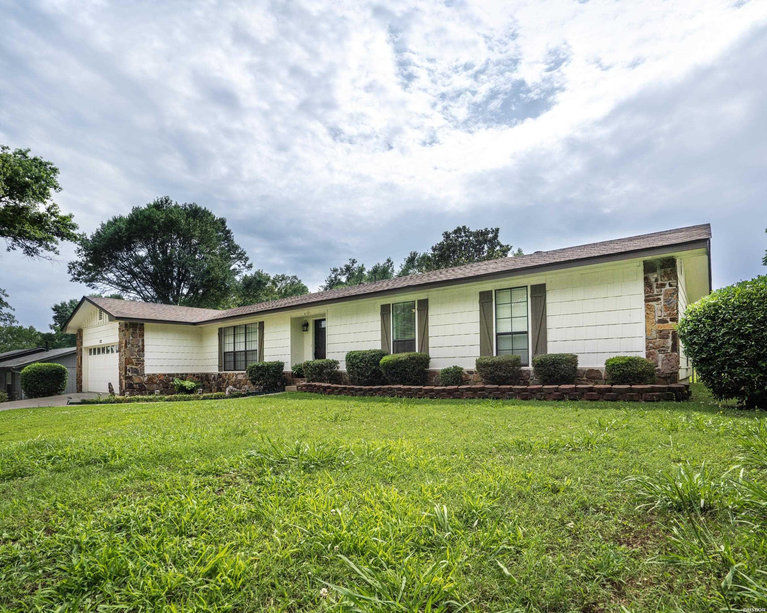 107 Tamarack Court Property Photo 1