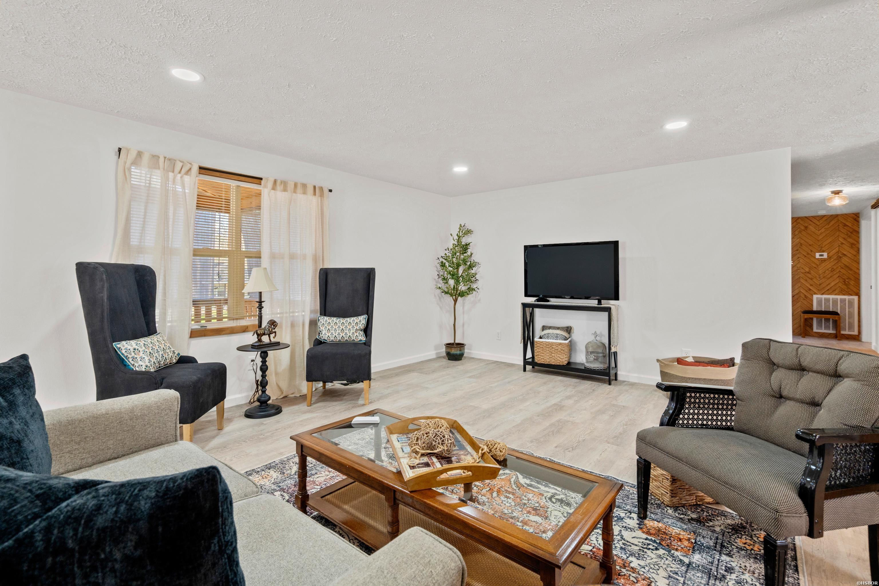 211 Clairmont Street Property Photo 8