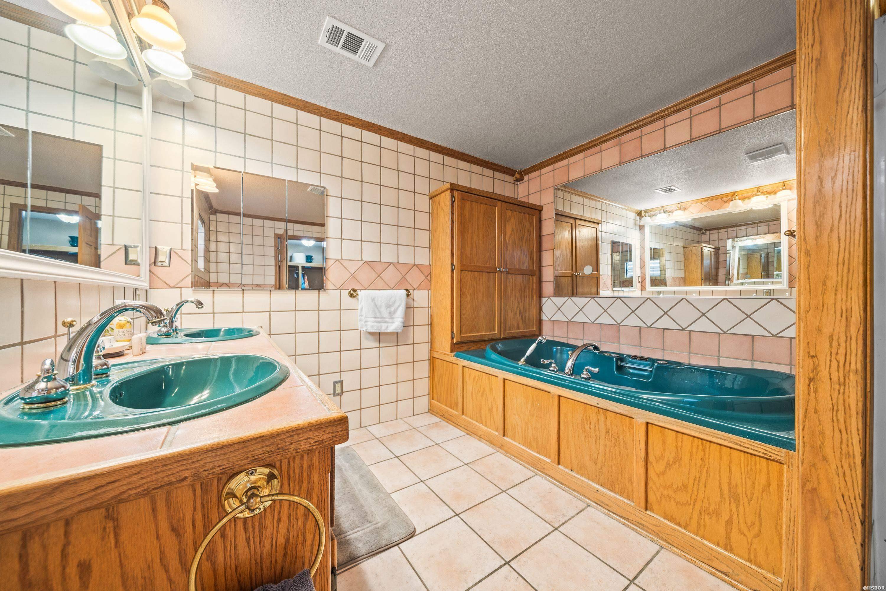 120 Butler Lane Property Photo 25