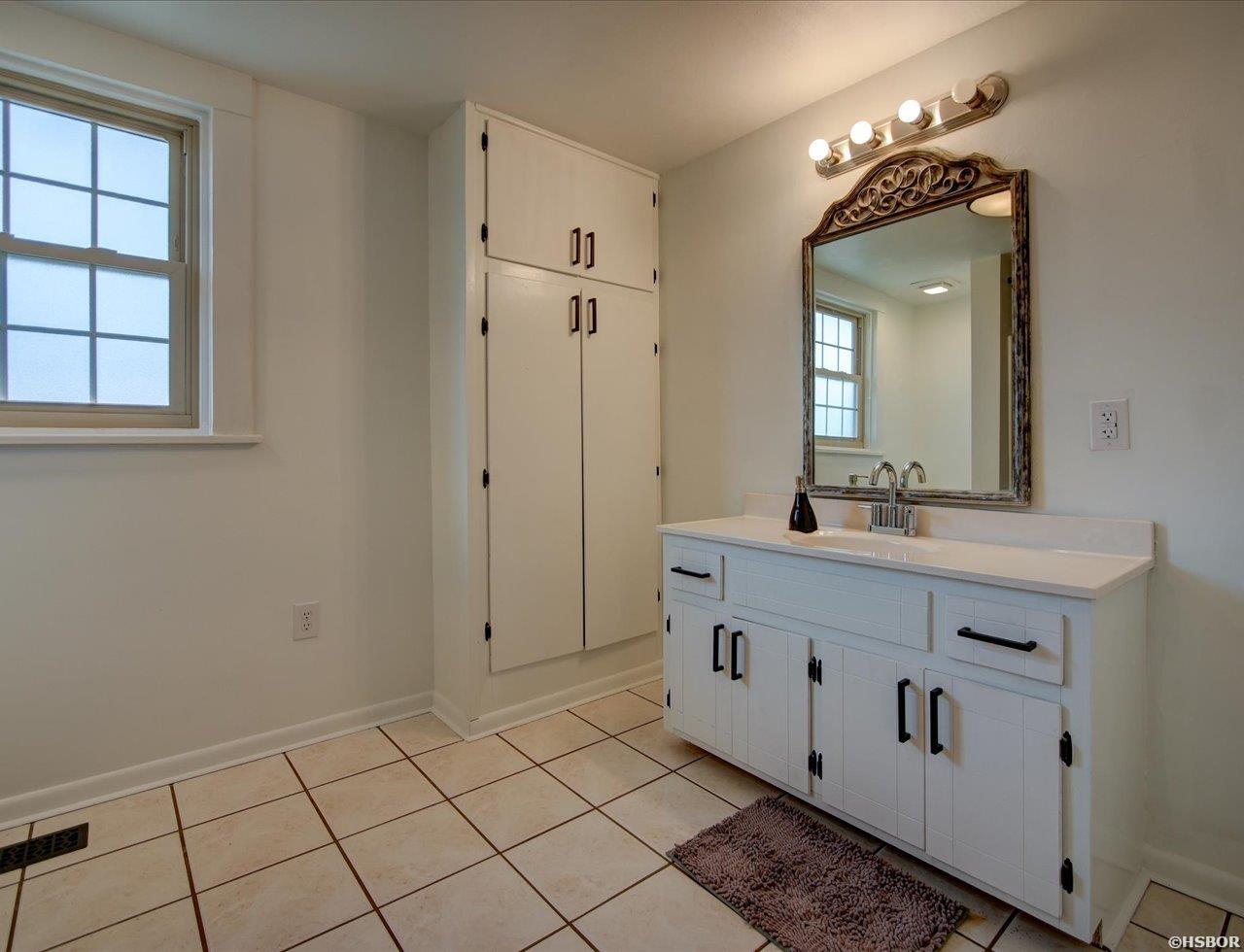 1123 Burchwood Bay Road Property Photo 19