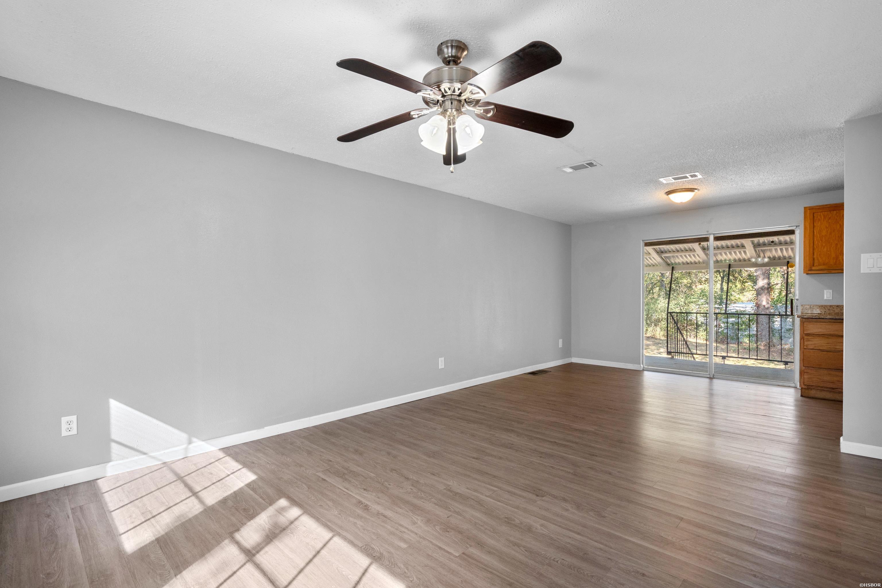 102 Brandiles Lane Property Photo 6