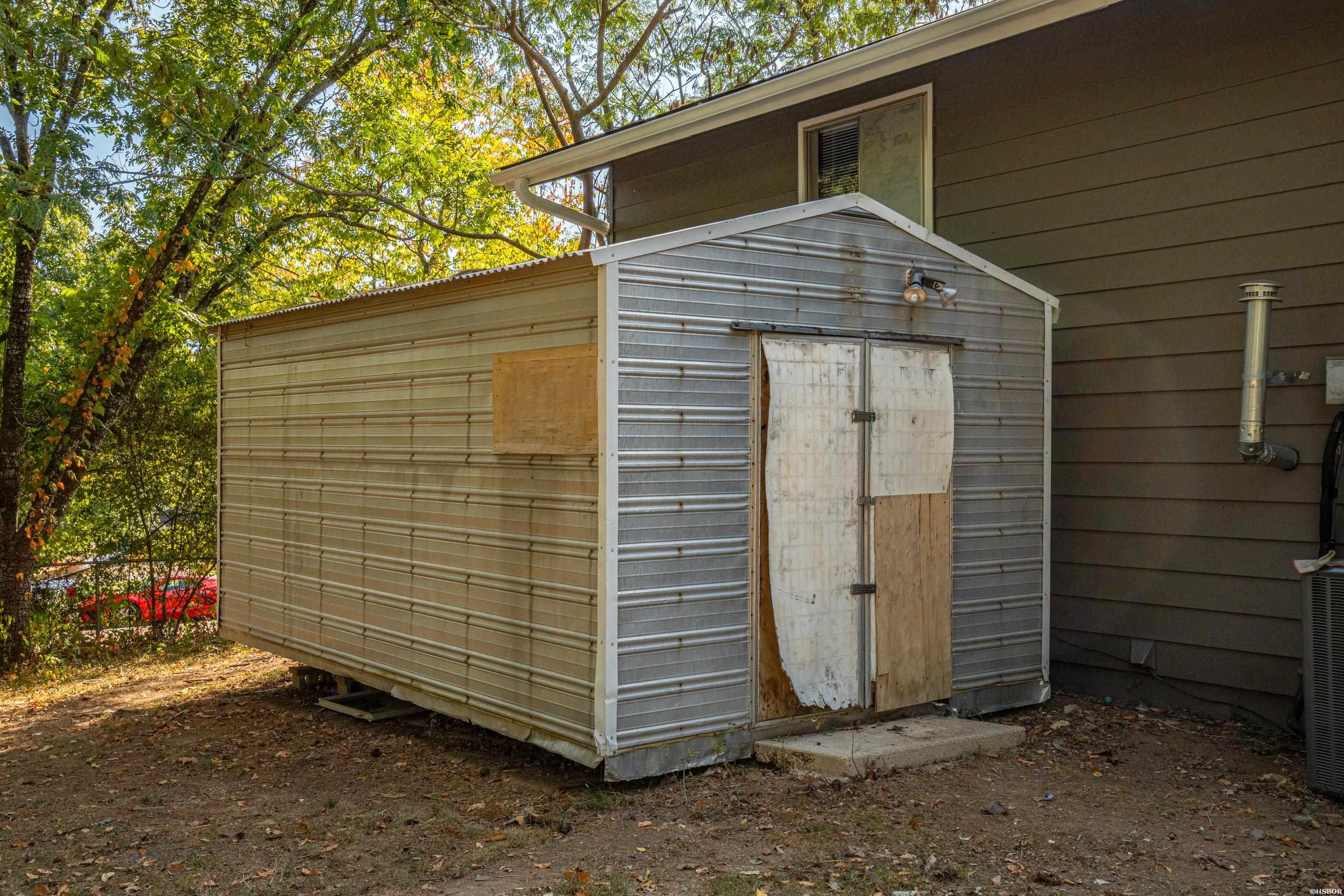 102 Brandiles Lane Property Photo 41