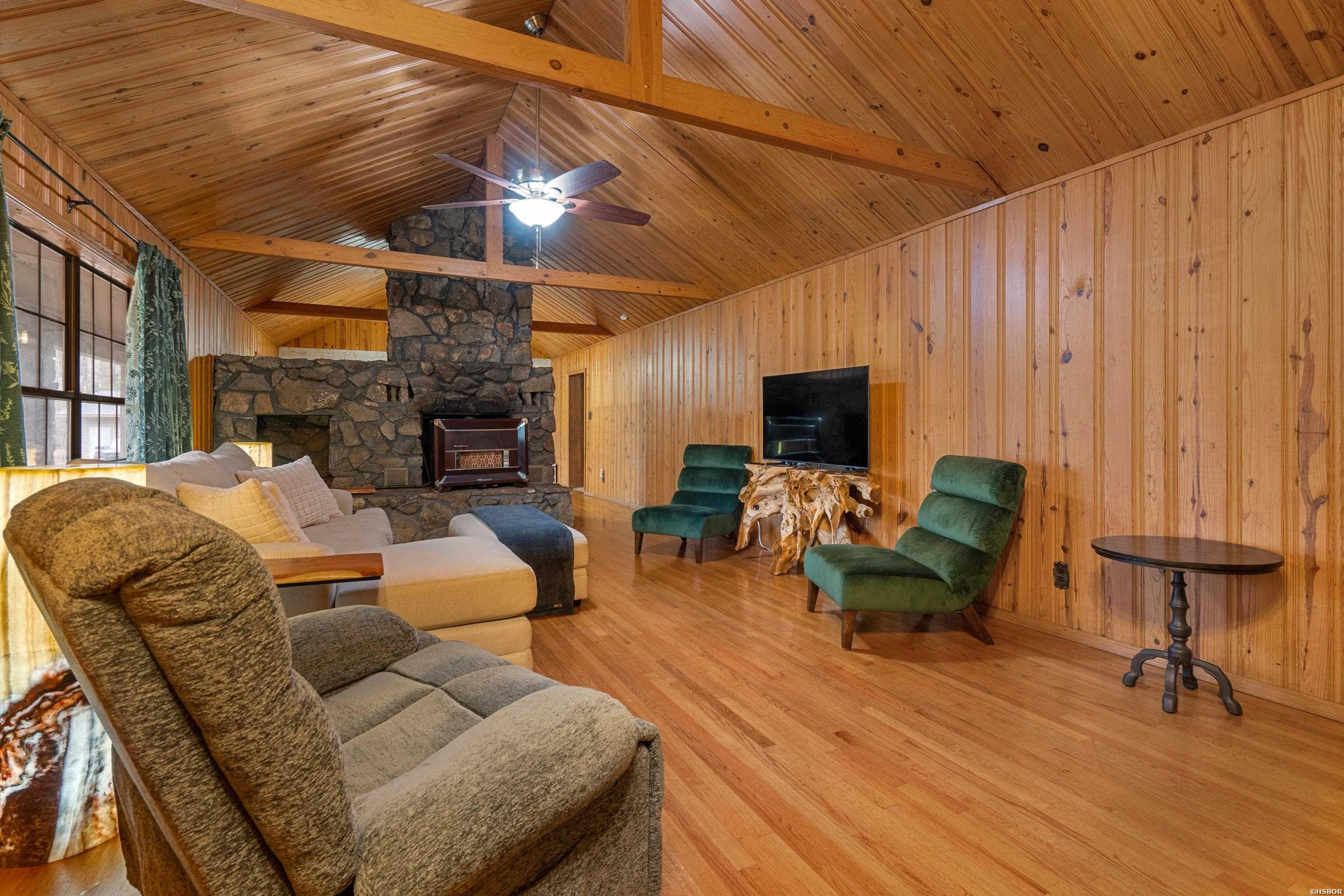2637 Spring Street Property Photo 5