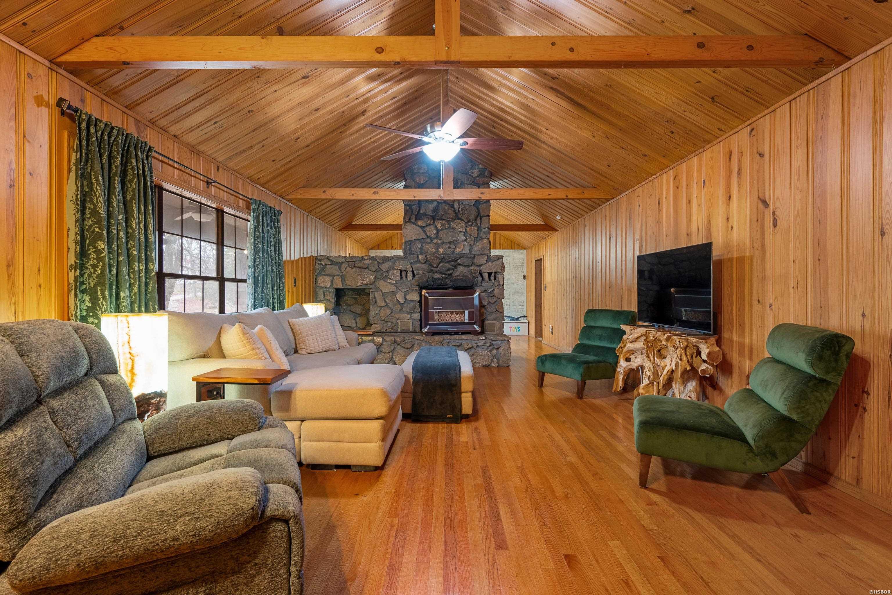 2637 Spring Street Property Photo 6