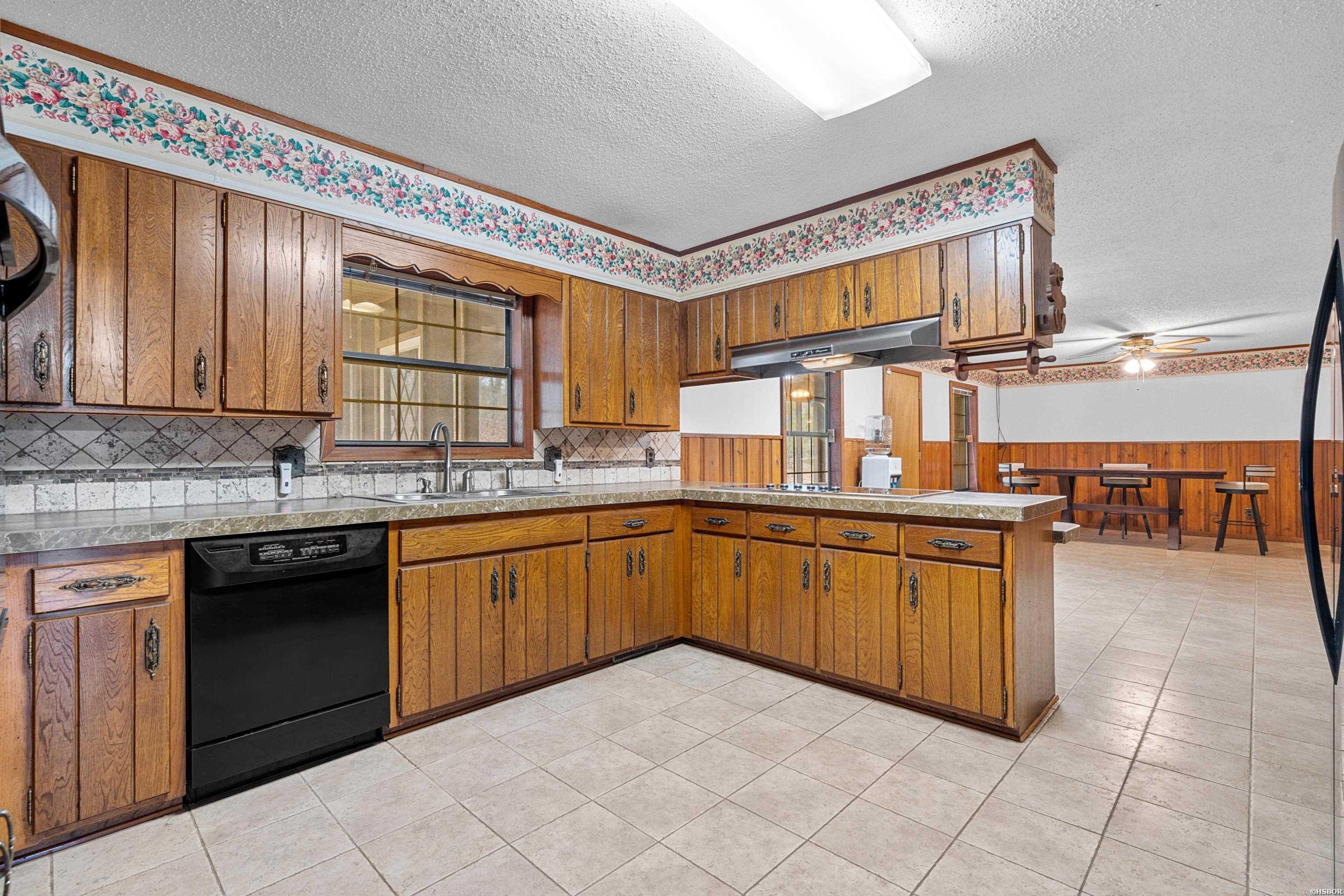 2637 Spring Street Property Photo 33