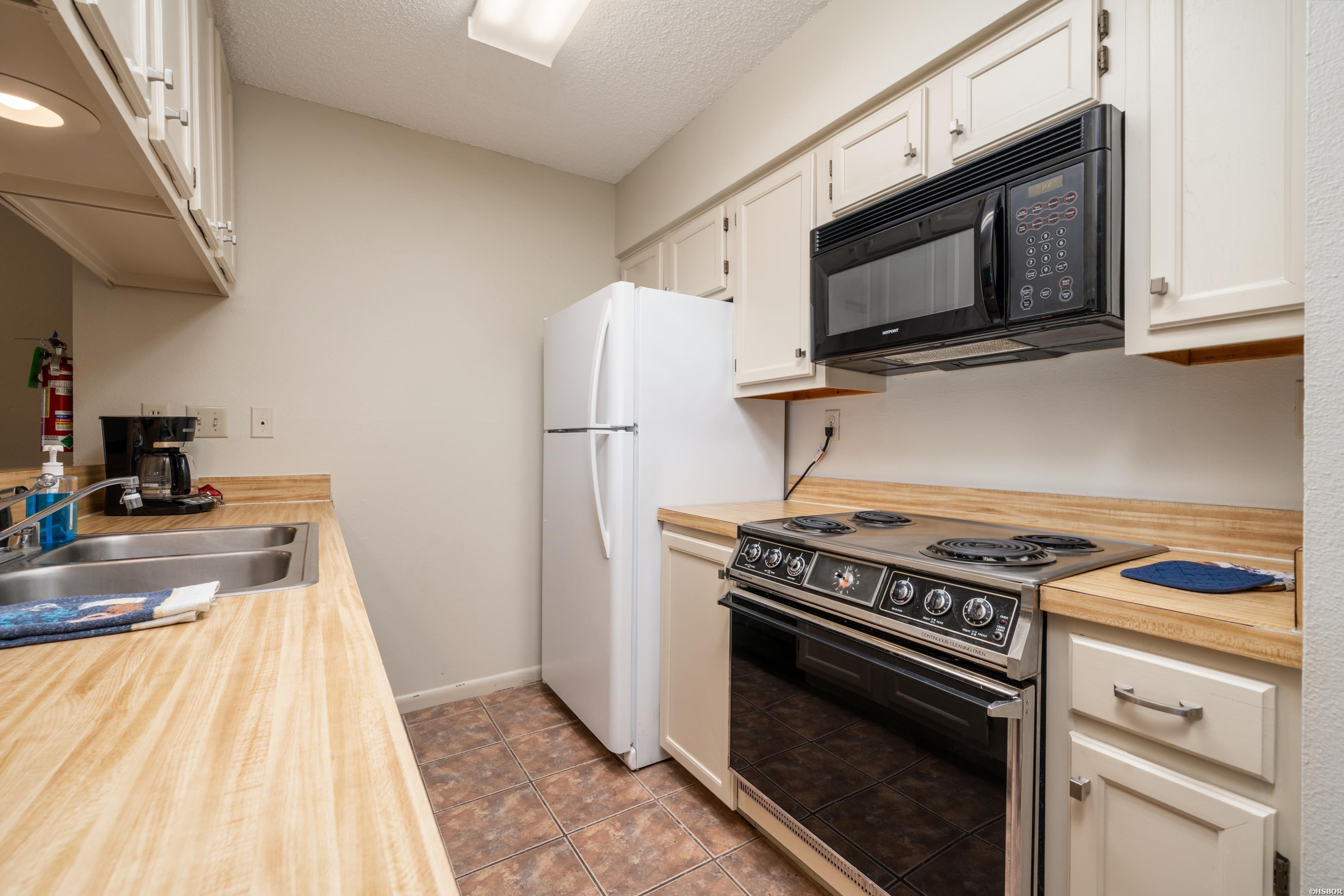 5371 Central Avenue Property Photo 11