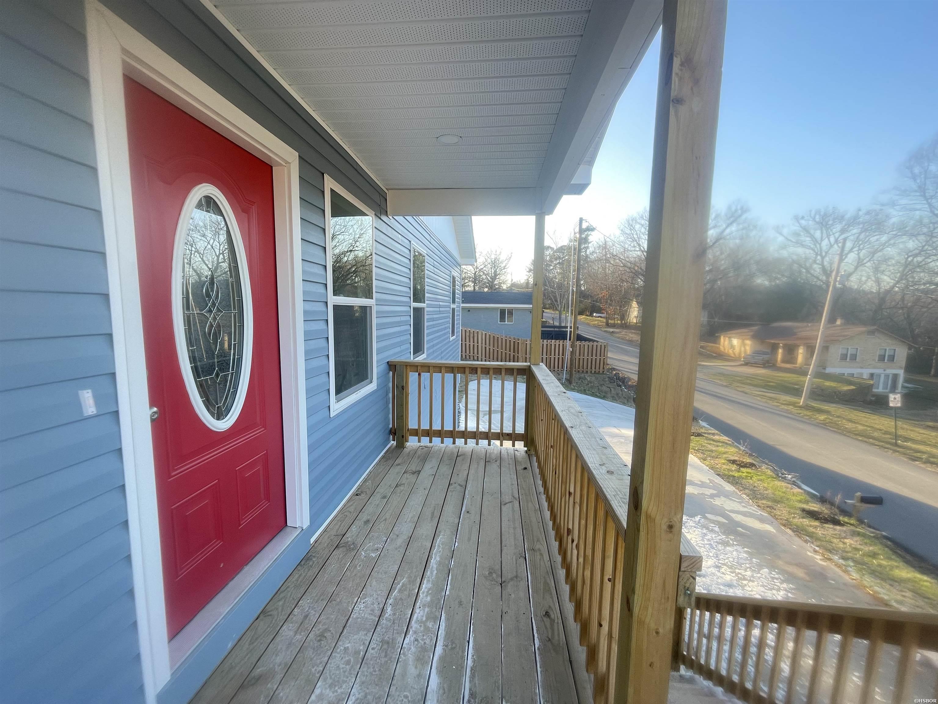 160 Woodridge Property Photo 3