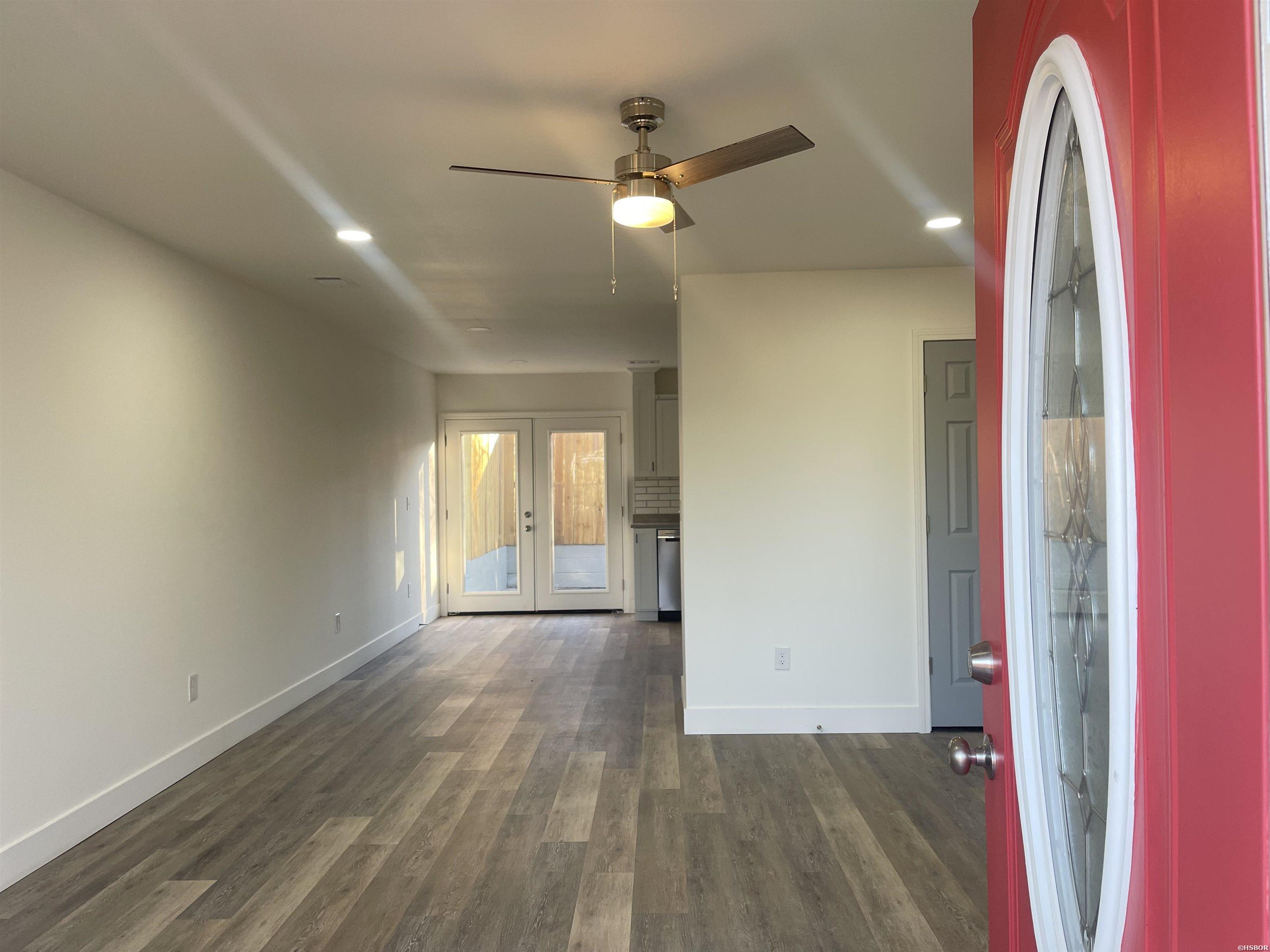 160 Woodridge Property Photo 4