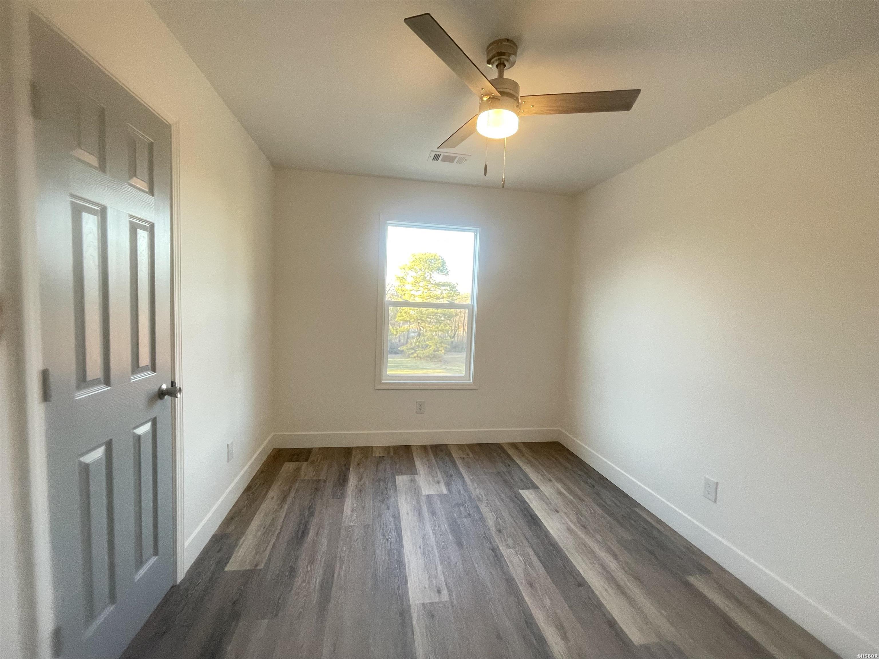 160 Woodridge Property Photo 14