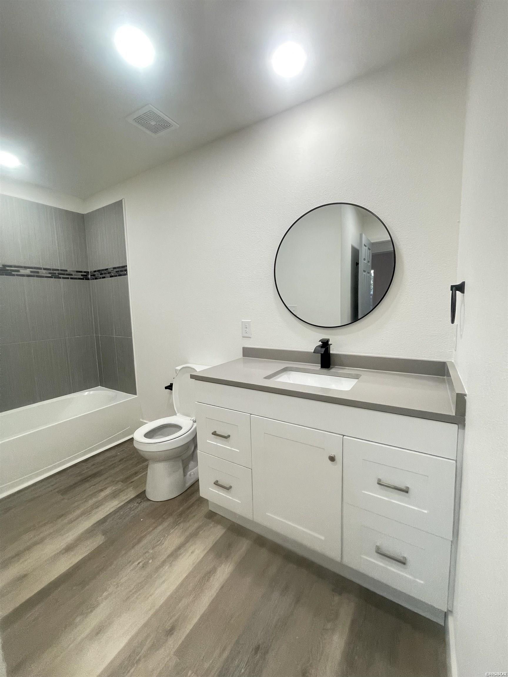 160 Woodridge Property Photo 18