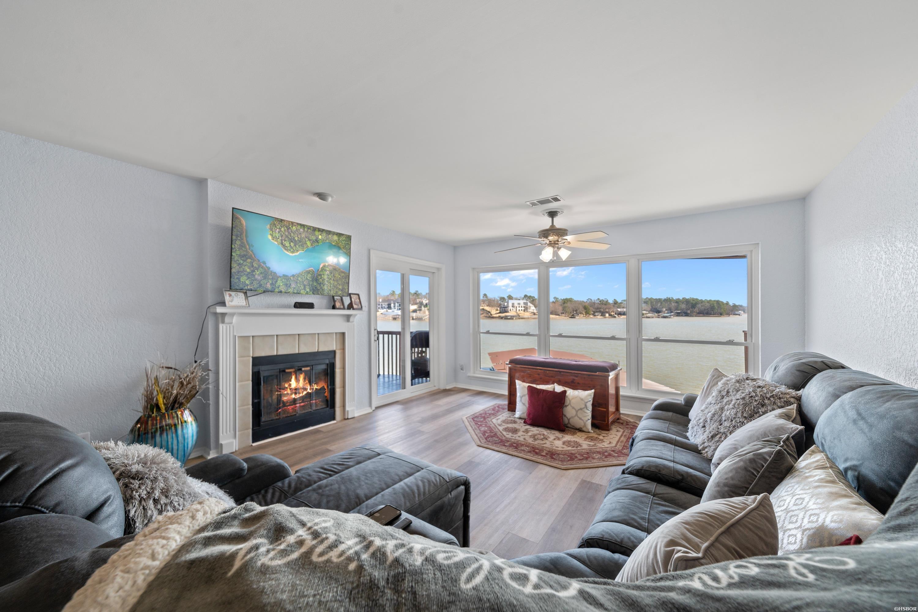 310 Kleinshore Property Photo 1