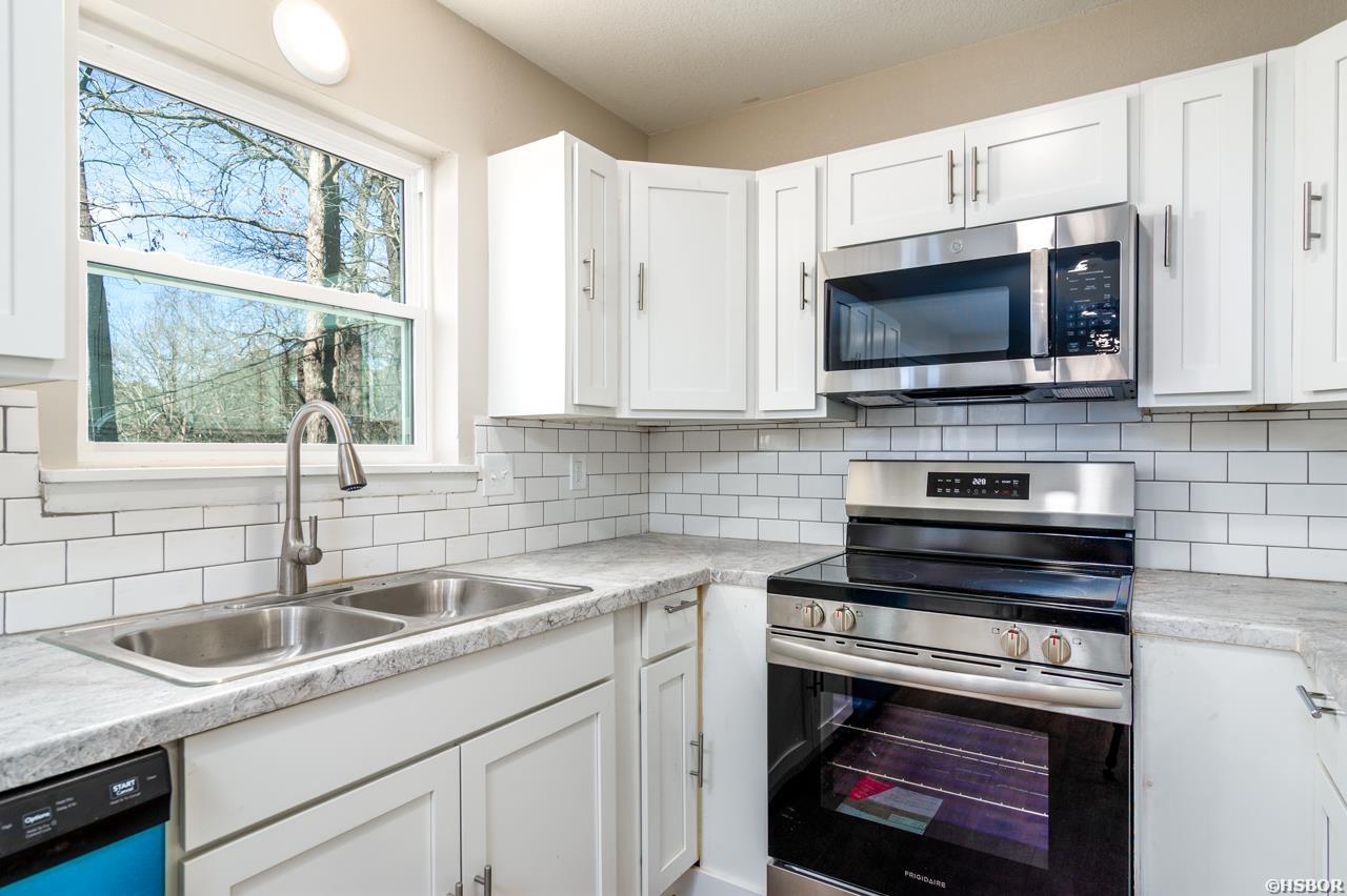 2704 W Greenbrier Drive Property Photo 10