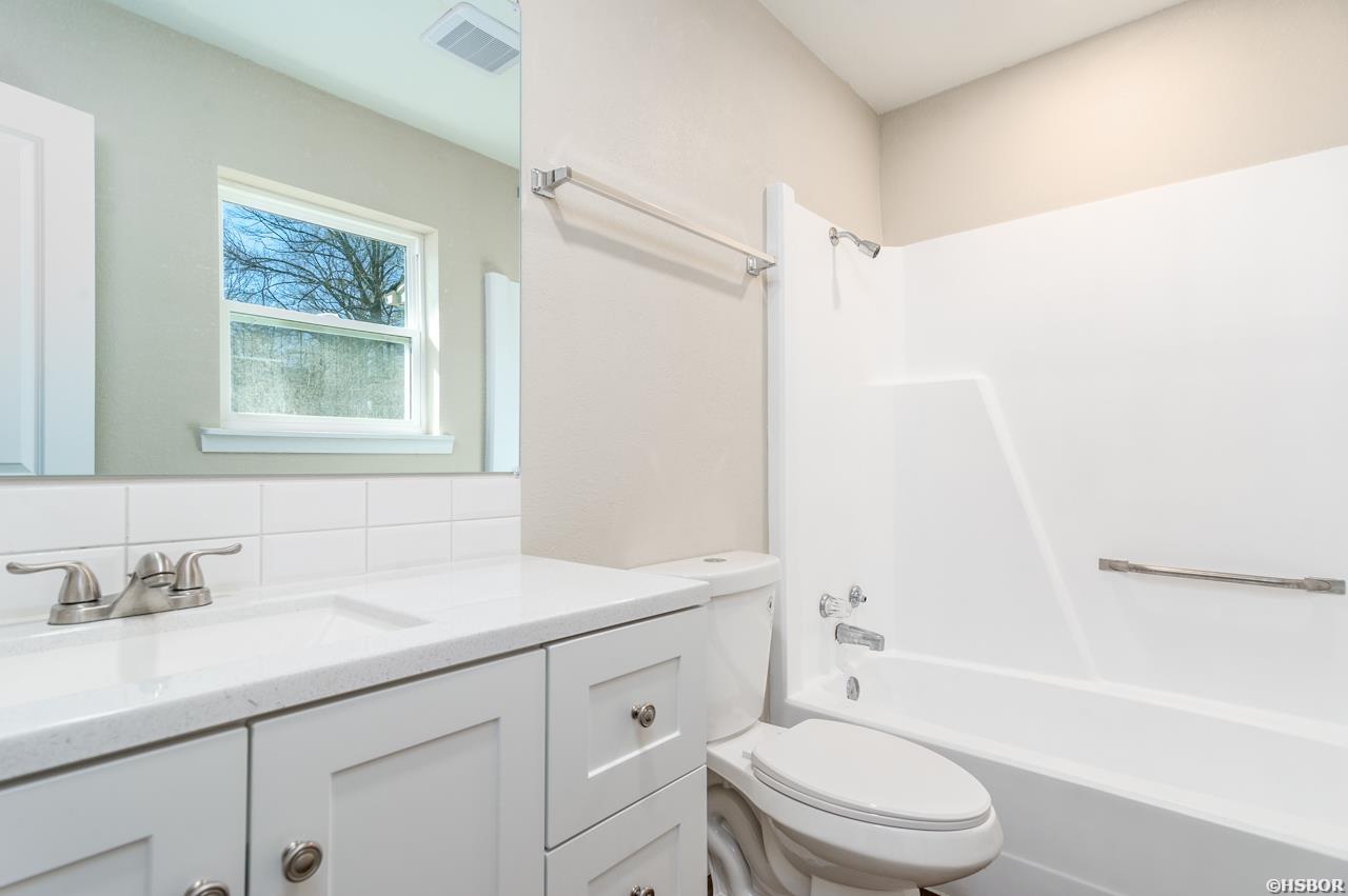 2704 W Greenbrier Drive Property Photo 13