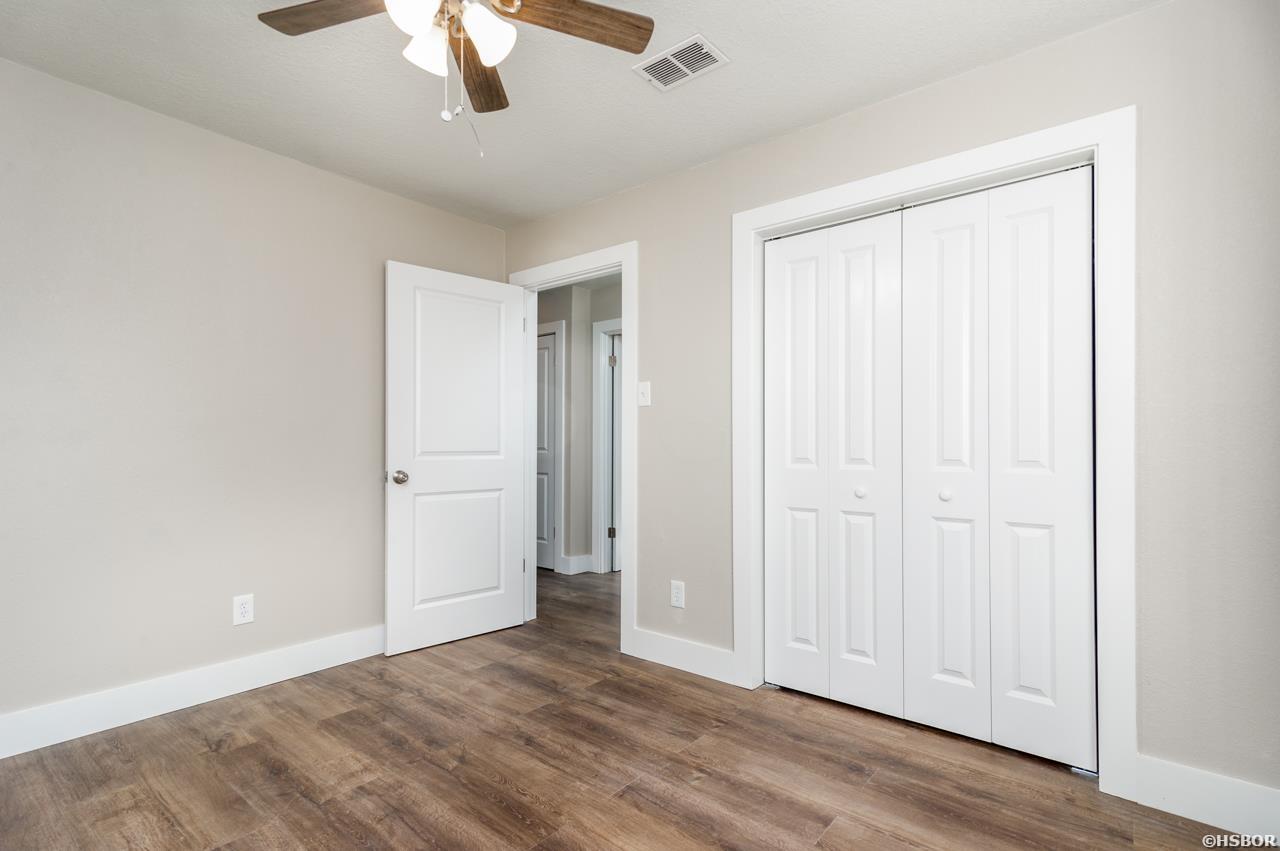 2704 W Greenbrier Drive Property Photo 15