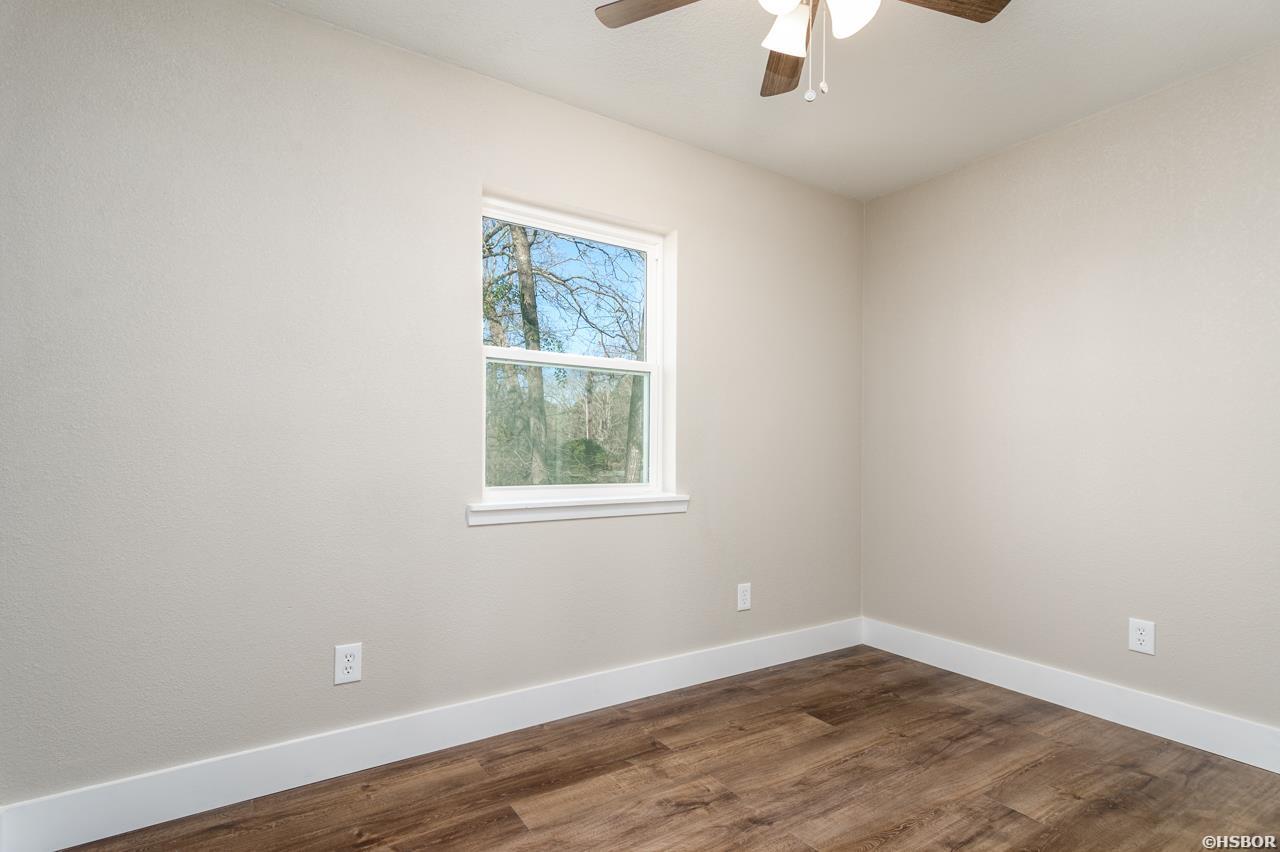 2704 W Greenbrier Drive Property Photo 16