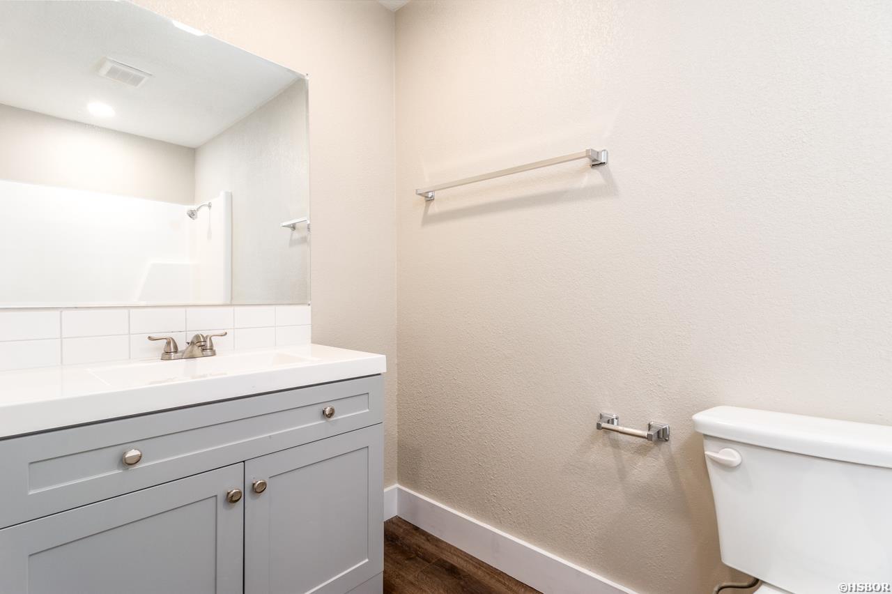 2704 W Greenbrier Drive Property Photo 18