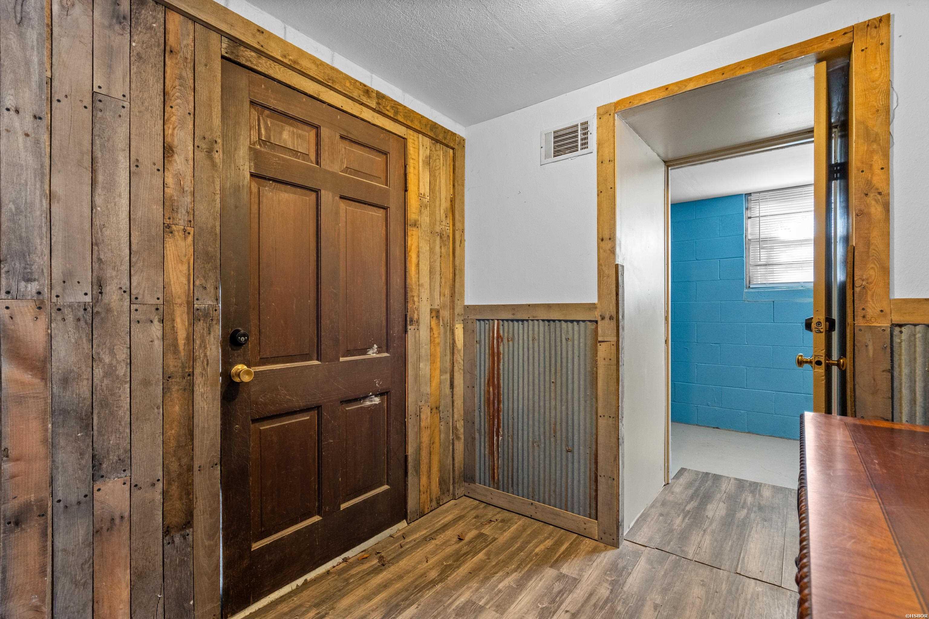 108 Helen Street Property Photo 4