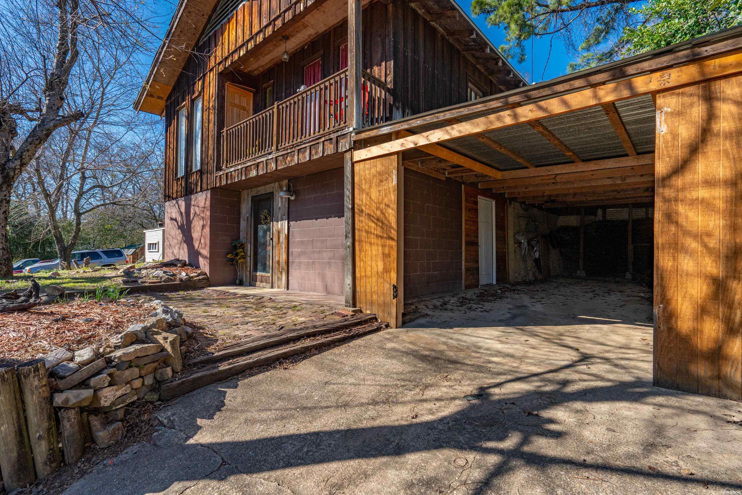 108 Helen Street Property Photo 40