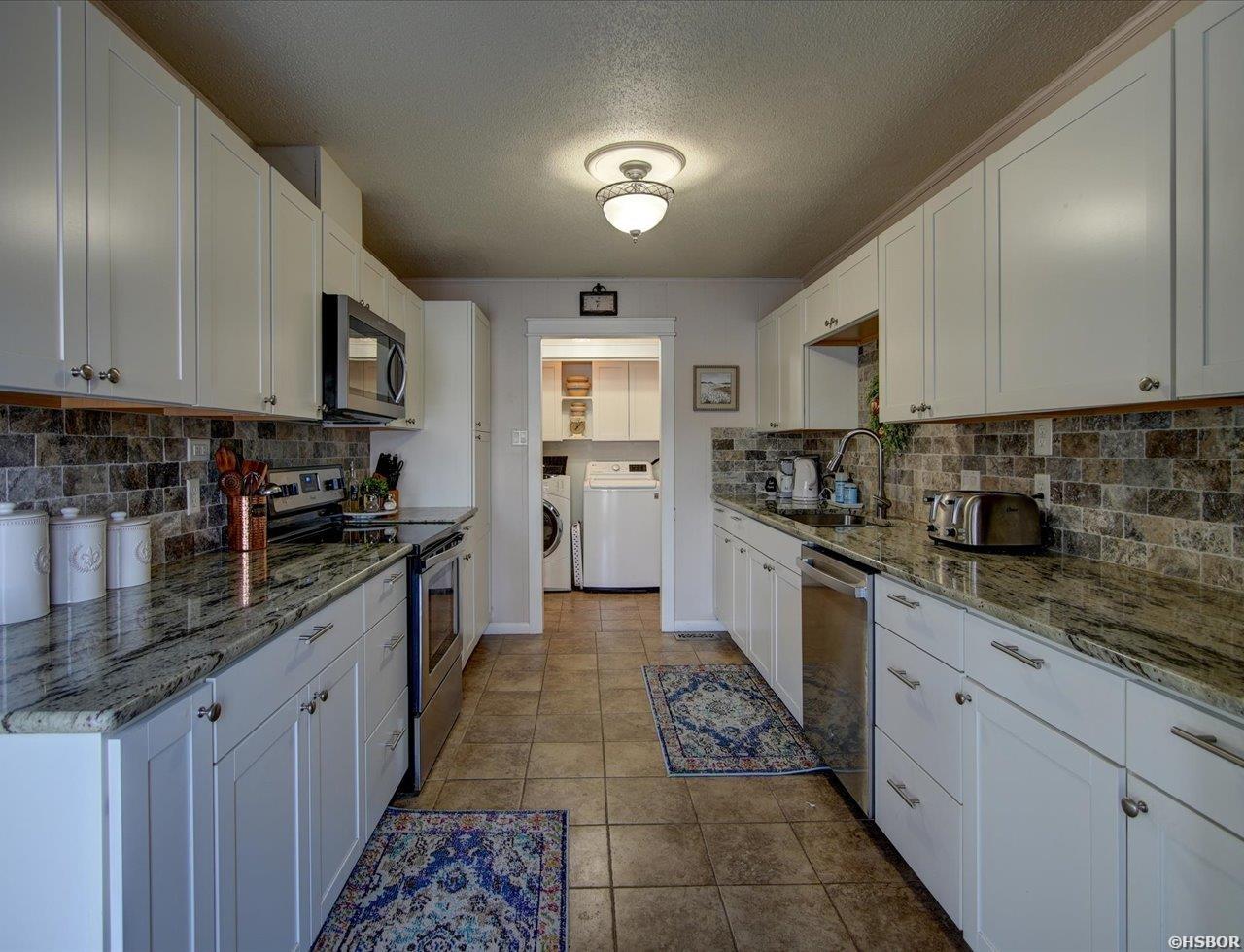 125 Kathy Lane Property Photo 17