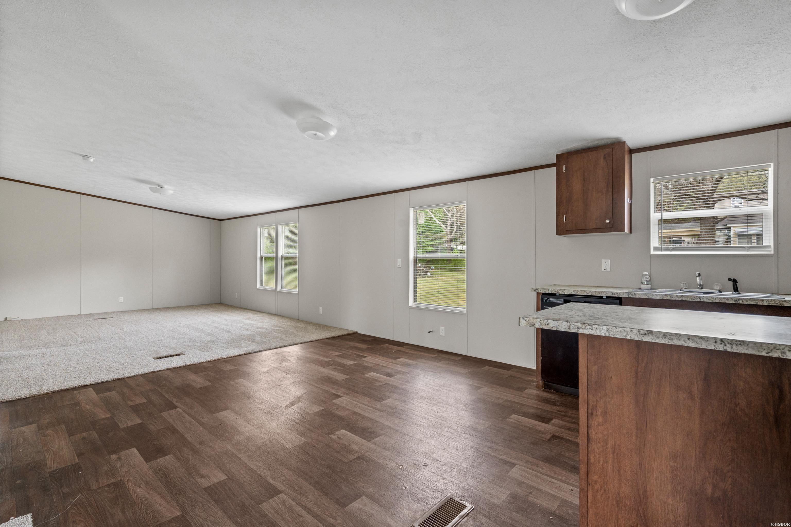 201 6th Street Property Photo 11