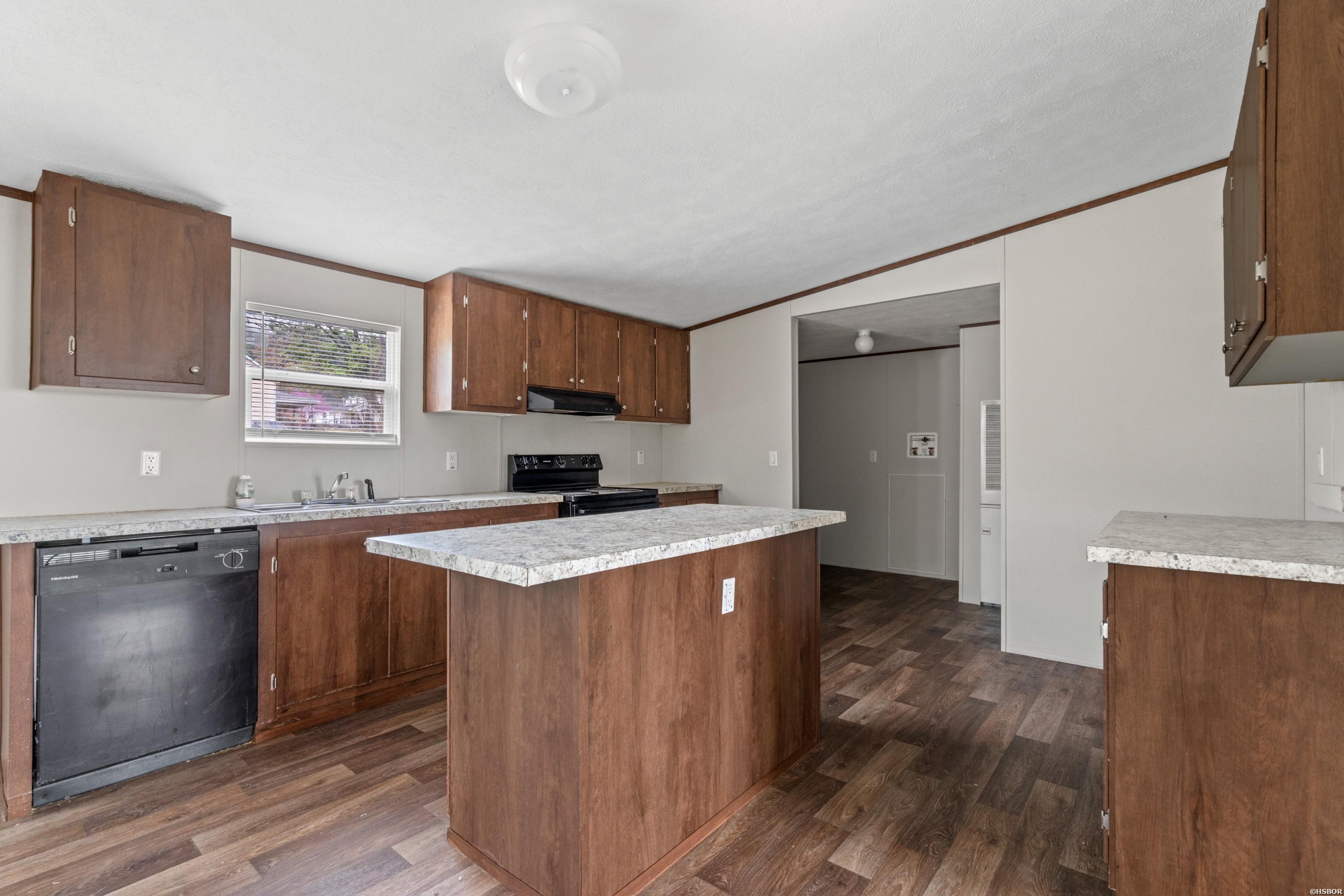201 6th Street Property Photo 12