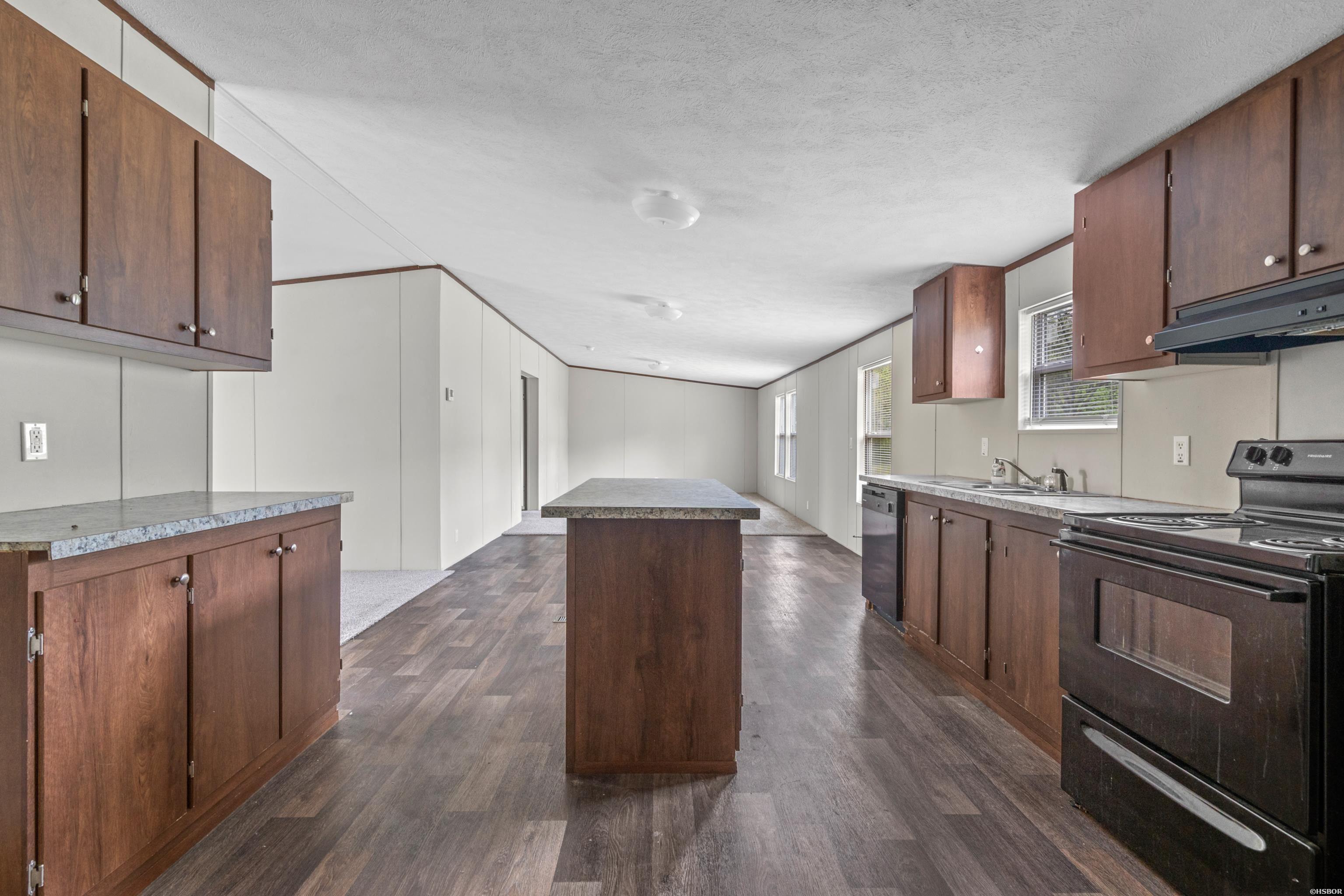 201 6th Street Property Photo 15