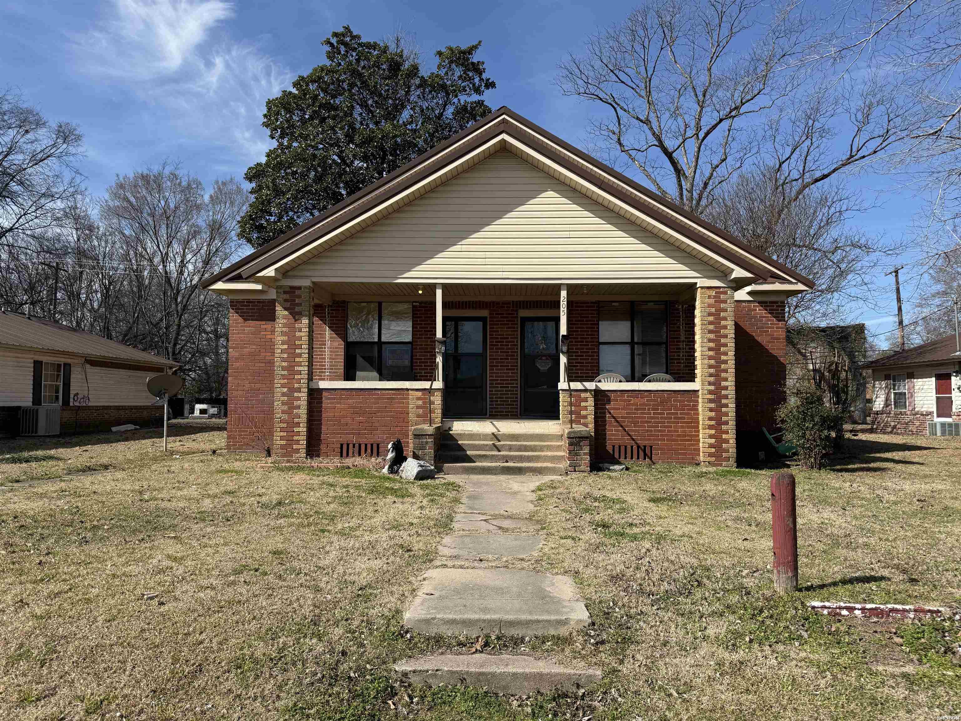 205 S SECOND Street Property Image