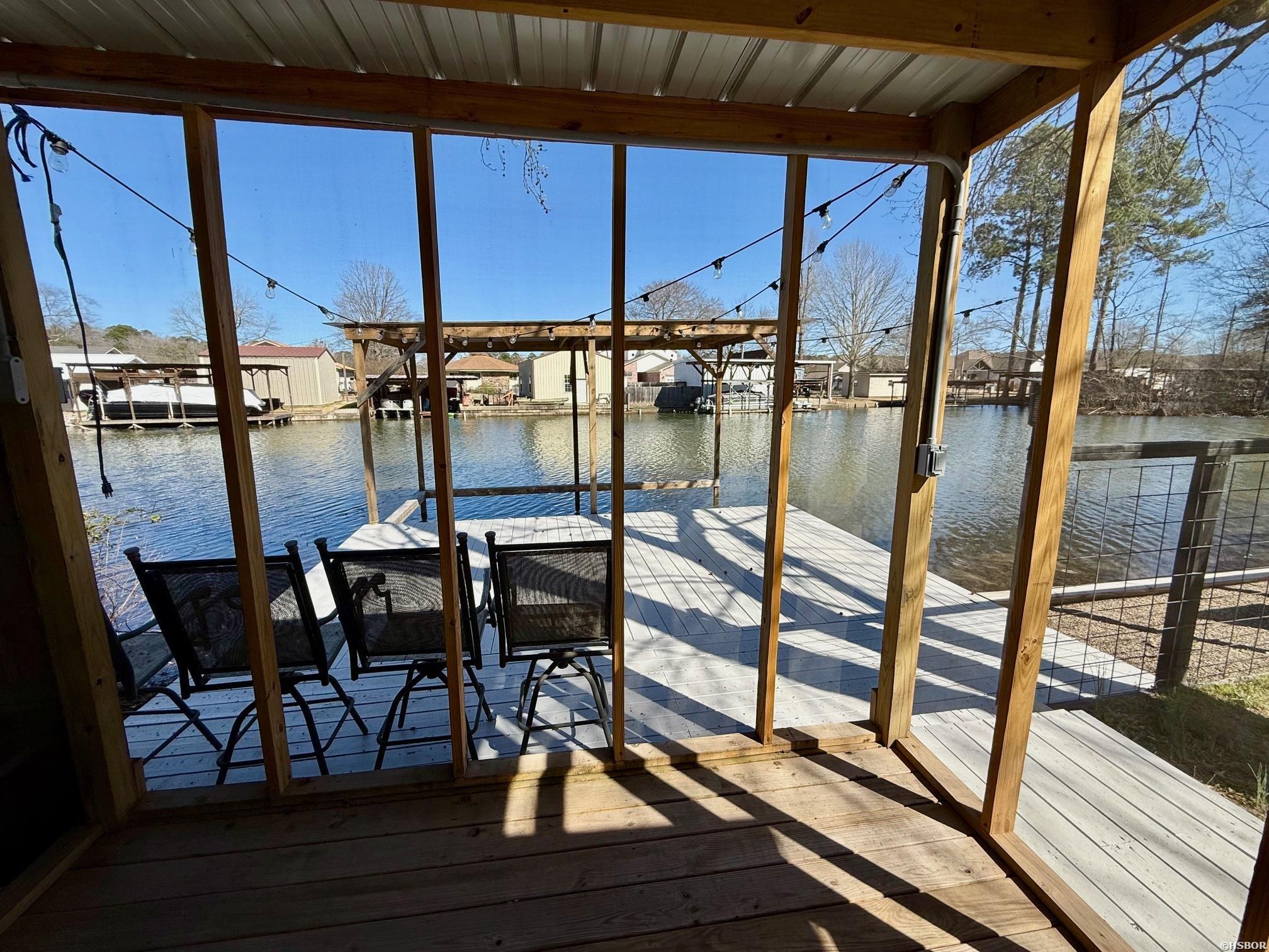 114 Quaker Lane Property Photo 8