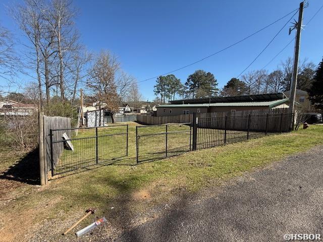 114 Quaker Lane Property Photo 16